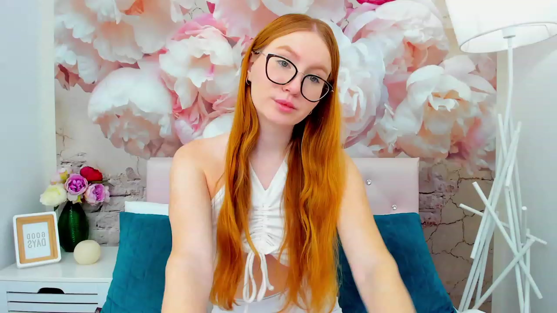 Gallery image thumbnail from MiyaFoxy's myfreecams stream on, 11/20/2023, 17:03 image 16 of 20