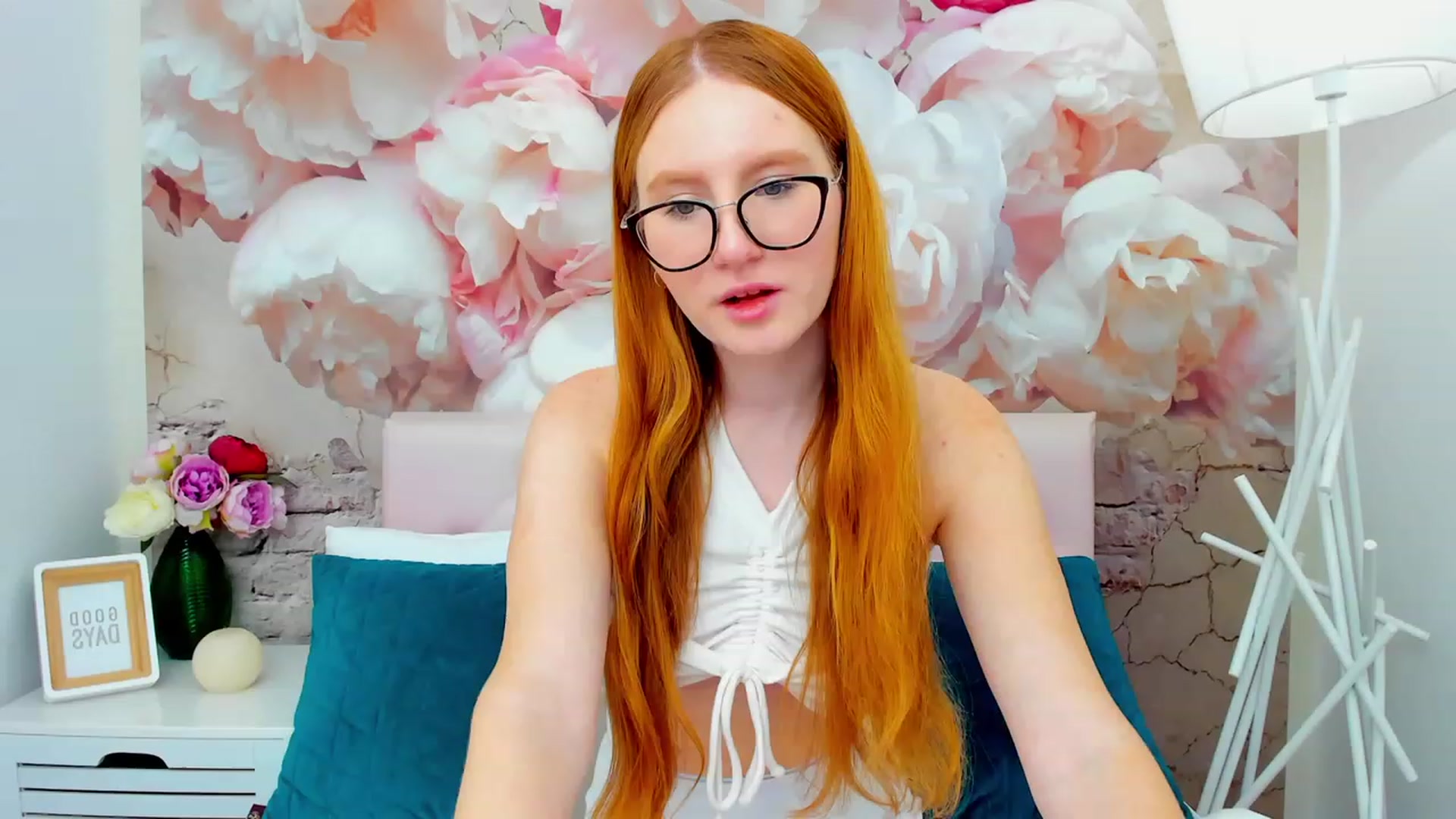 Gallery image thumbnail from MiyaFoxy's myfreecams stream on, 11/20/2023, 17:03 image 15 of 20