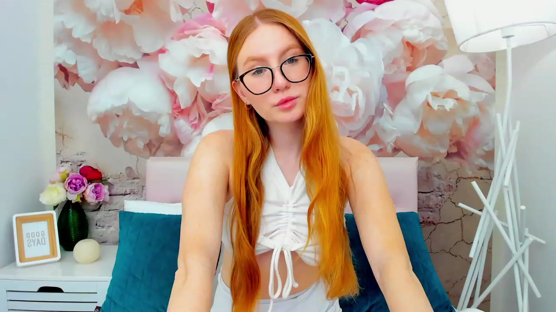 Gallery image thumbnail from MiyaFoxy's myfreecams stream on, 11/20/2023, 17:03 image 19 of 20