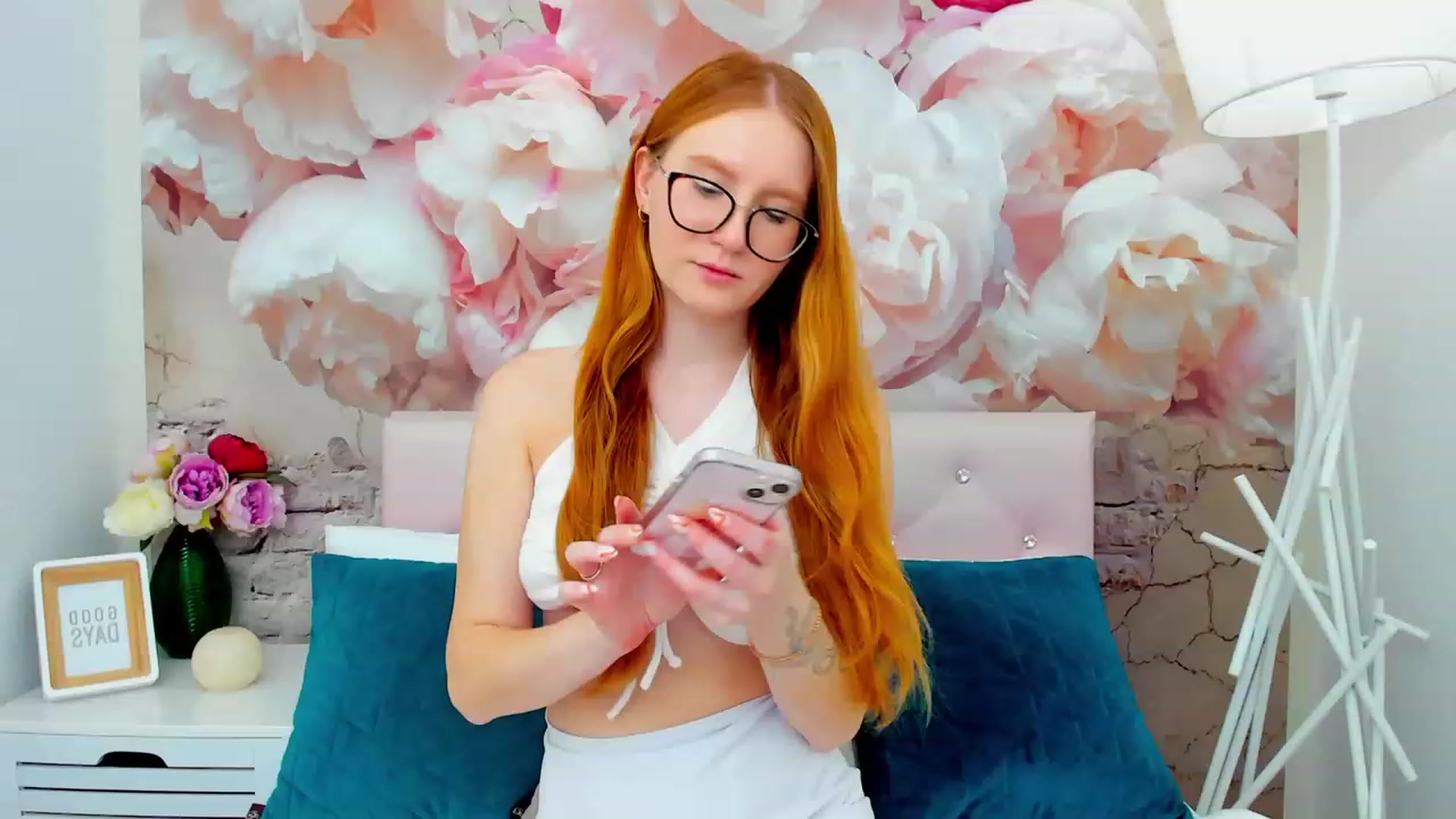 Gallery image thumbnail from MiyaFoxy's myfreecams stream on, 11/20/2023, 17:03 image 20 of 20