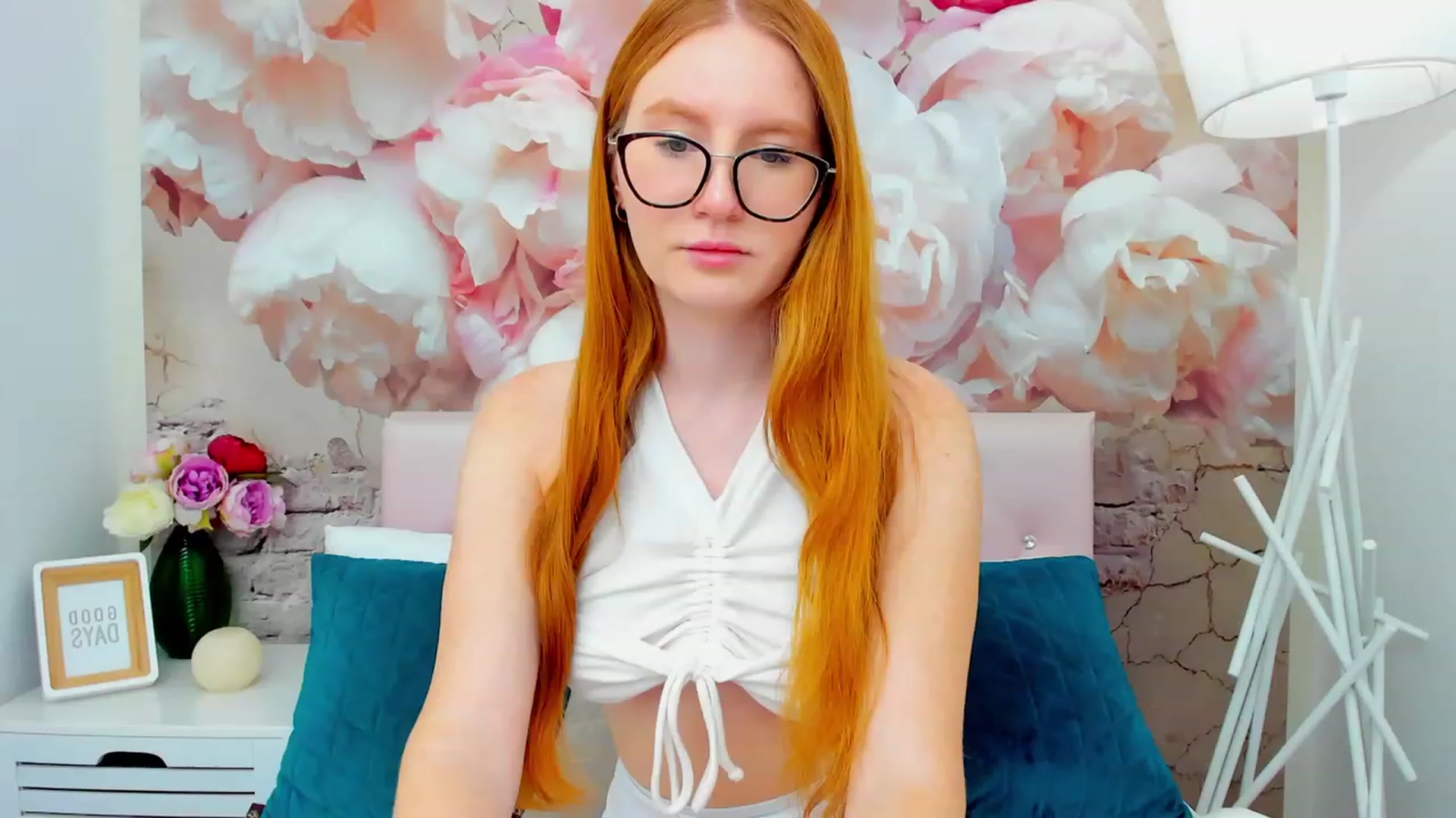 Gallery image thumbnail from MiyaFoxy's myfreecams stream on, 11/20/2023, 17:03 image 17 of 20