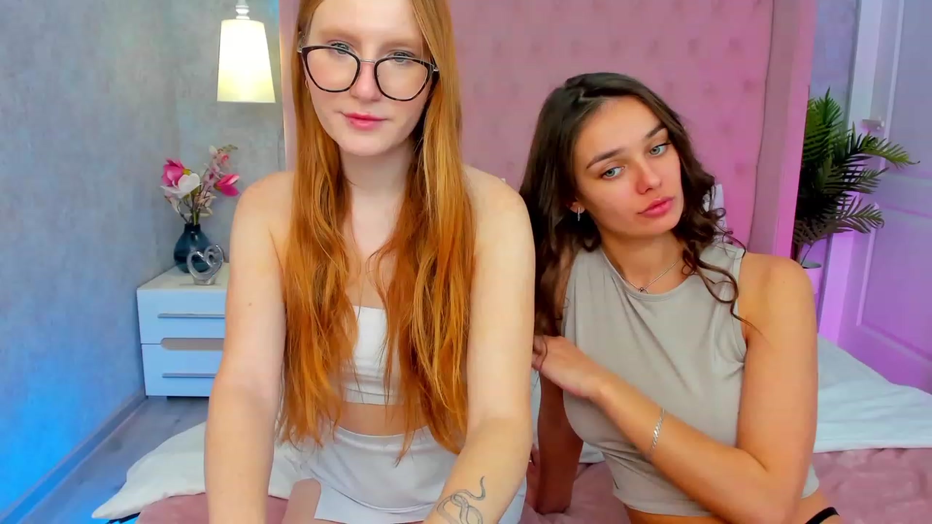 Gallery image thumbnail from MiyaFoxy's myfreecams stream on, 12/05/2023, 19:56 image 8 of 20