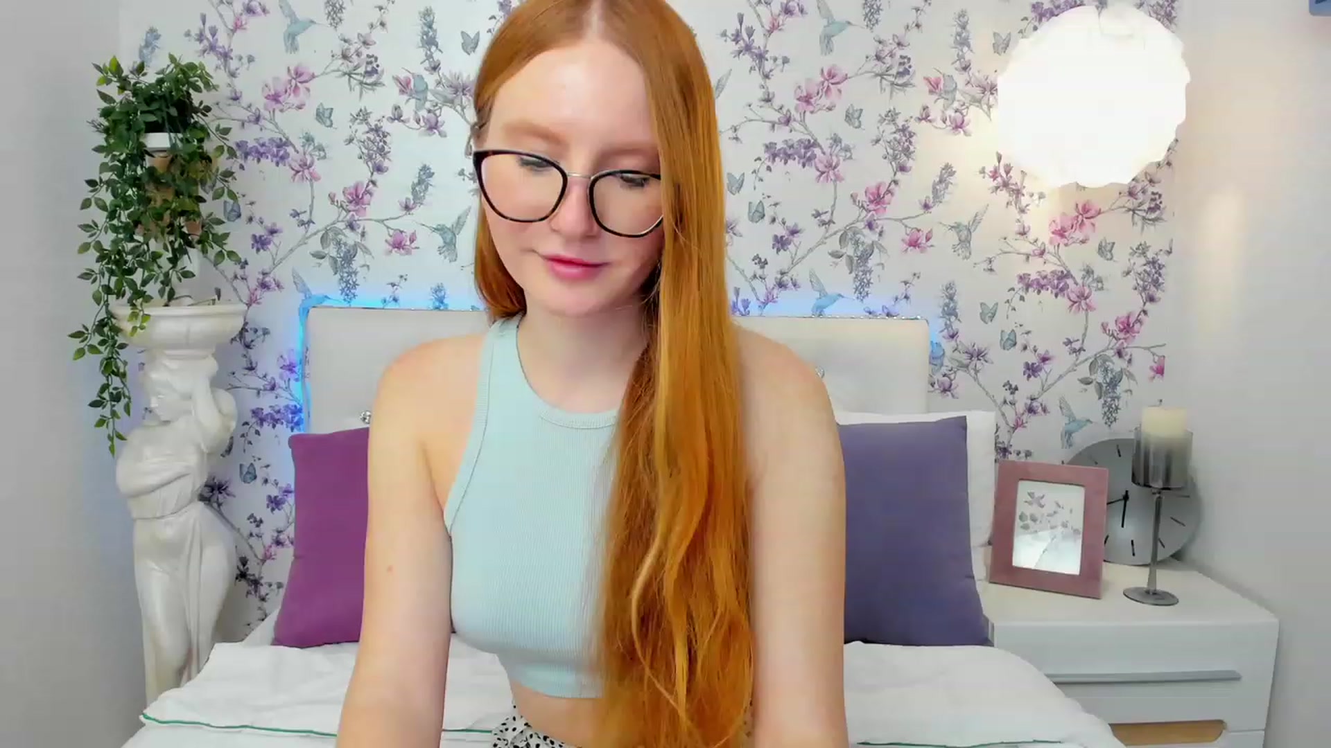 Gallery image thumbnail from MiyaFoxy's myfreecams stream on, 12/09/2023, 18:57 image 4 of 20