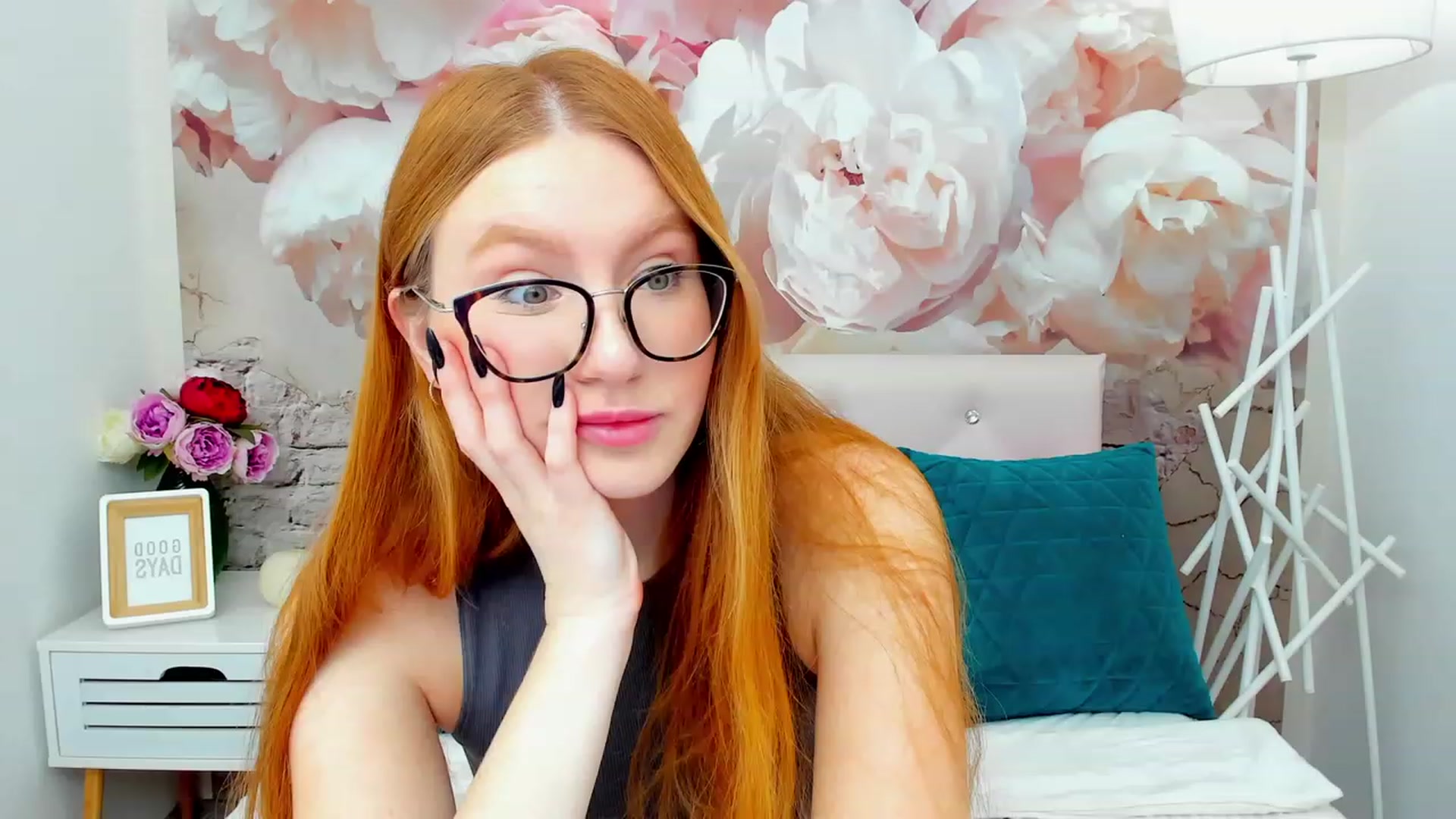 Gallery image thumbnail from MiyaFoxy's myfreecams stream on, 12/11/2023, 14:00 image 14 of 20