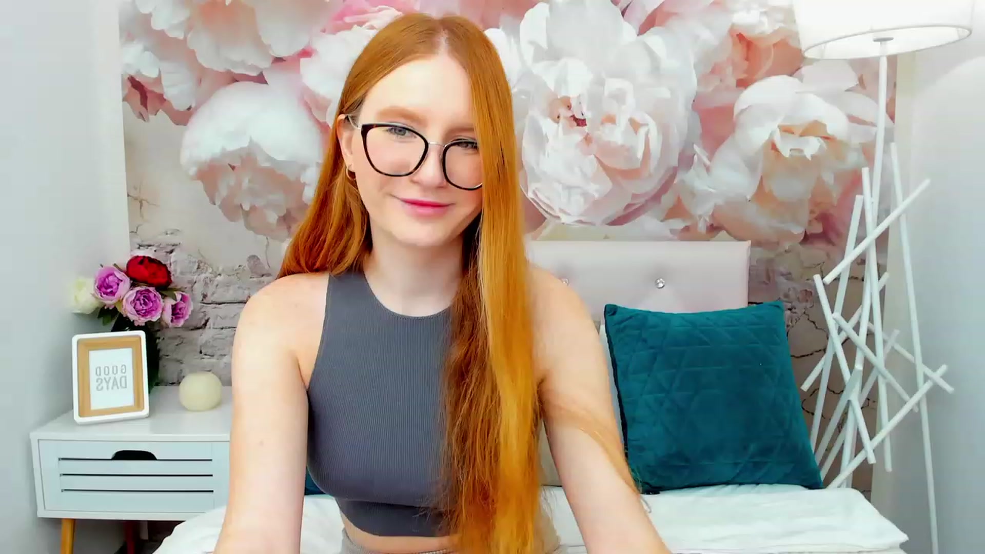 Gallery image thumbnail from MiyaFoxy's myfreecams stream on, 12/11/2023, 14:00 image 8 of 20