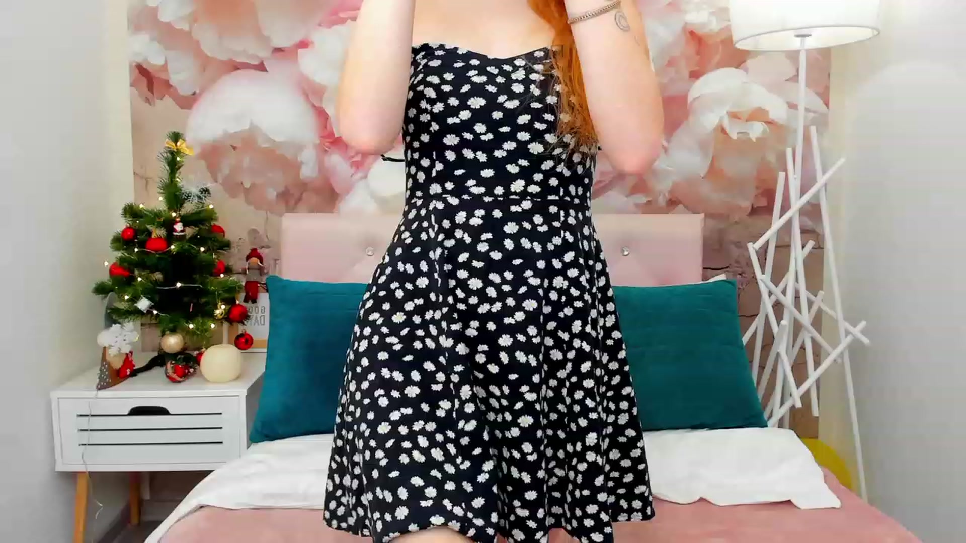 Gallery image thumbnail from MiyaFoxy's myfreecams stream on, 12/23/2023, 14:58 image 16 of 20