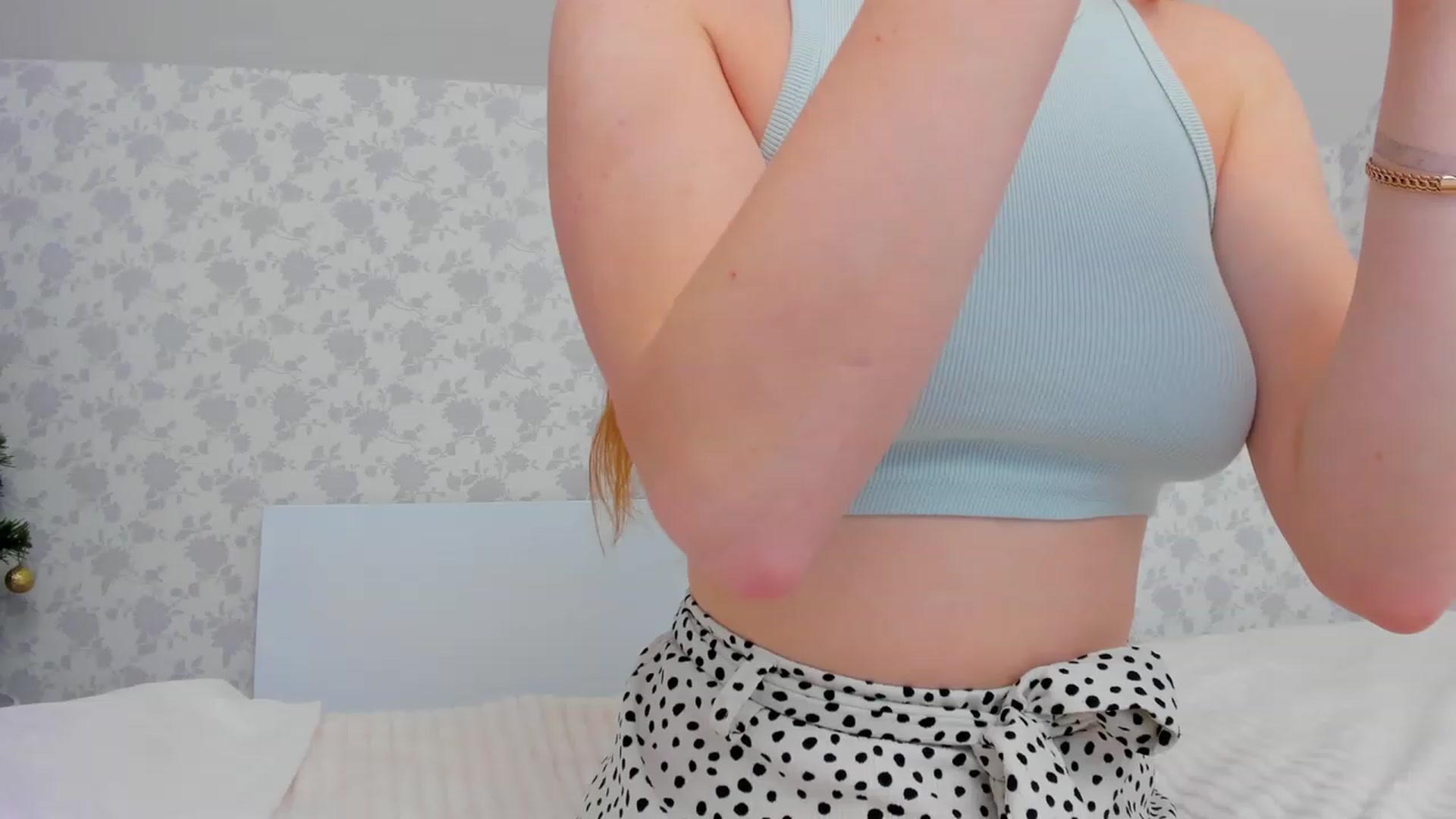 Gallery image thumbnail from MiyaFoxy's myfreecams stream on, 12/25/2023, 18:59 image 3 of 20