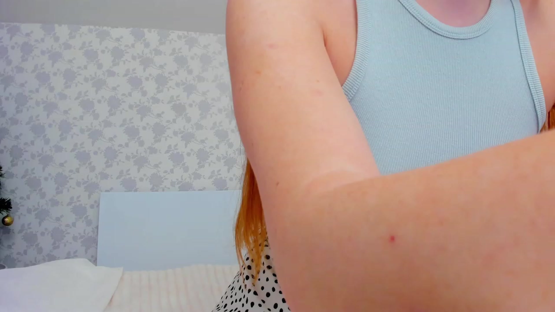 Gallery image thumbnail from MiyaFoxy's myfreecams stream on, 12/25/2023, 18:59 image 6 of 20
