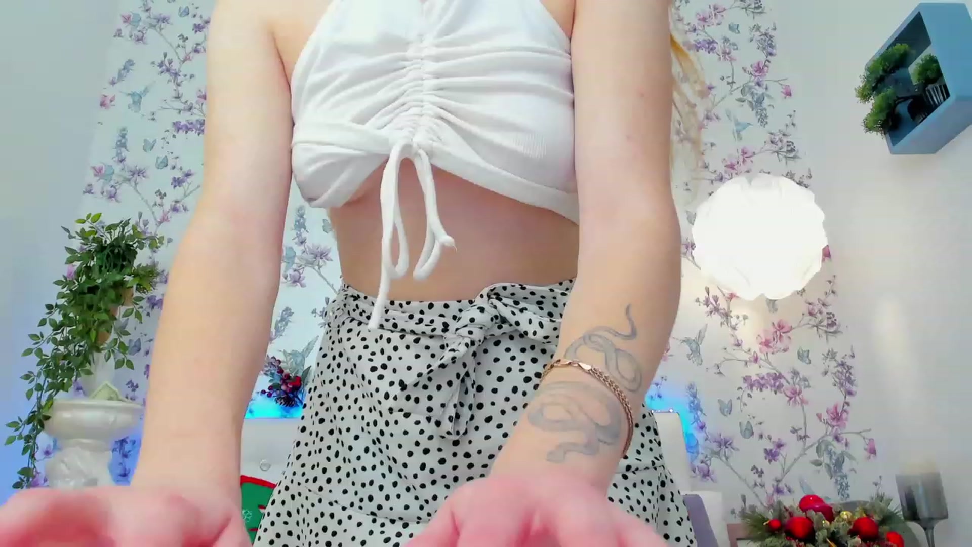 Gallery image thumbnail from MiyaFoxy's myfreecams stream on, 01/02/2024, 11:46 image 17 of 20