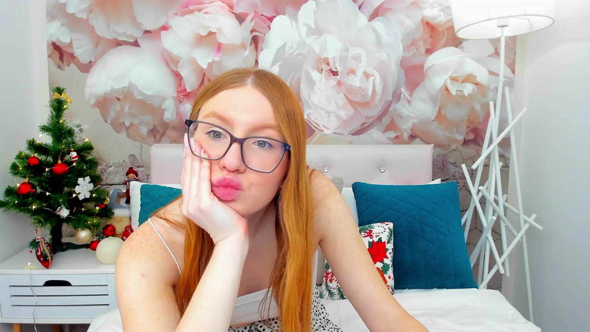 Gallery image thumbnail from MiyaFoxy's myfreecams stream on, 01/15/2024, 16:18 image 9 of 20