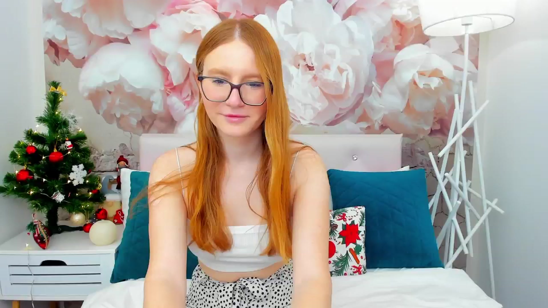 Gallery image thumbnail from MiyaFoxy's myfreecams stream on, 01/15/2024, 16:18 image 6 of 20