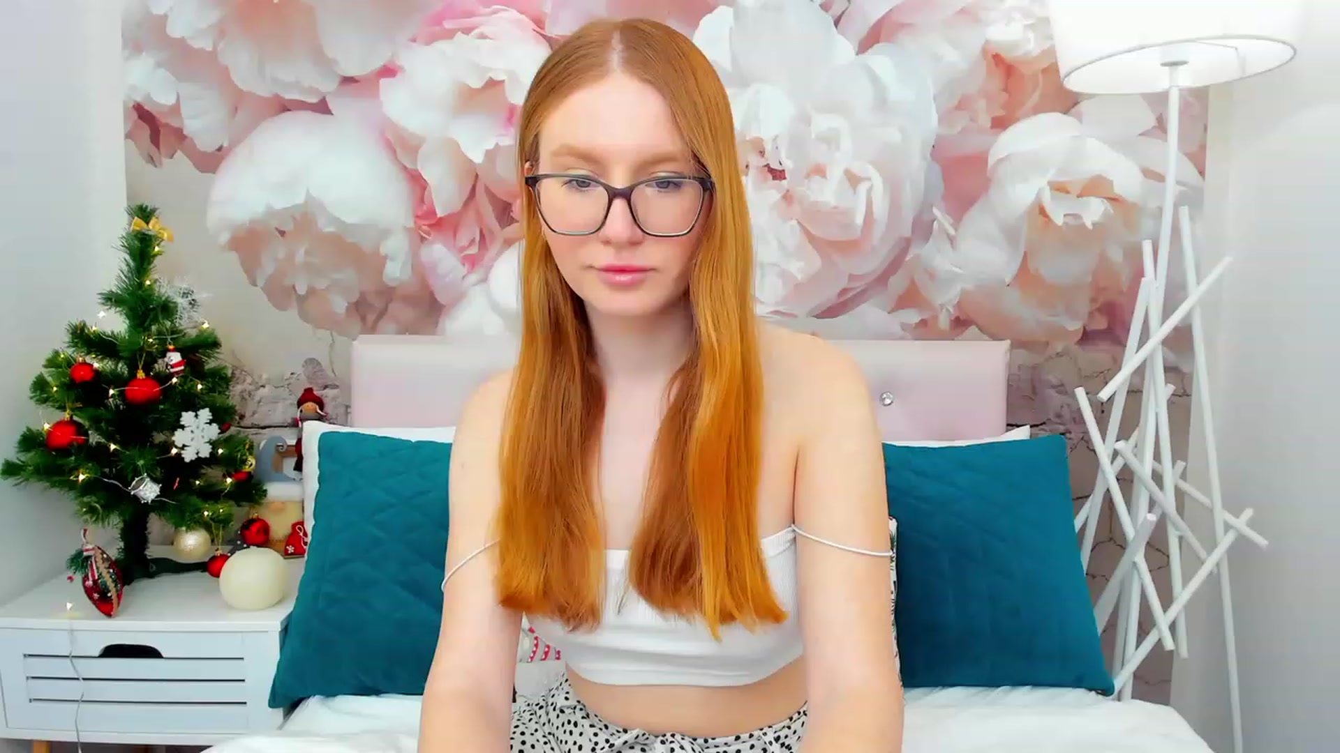 Gallery image thumbnail from MiyaFoxy's myfreecams stream on, 01/15/2024, 19:25 image 16 of 20