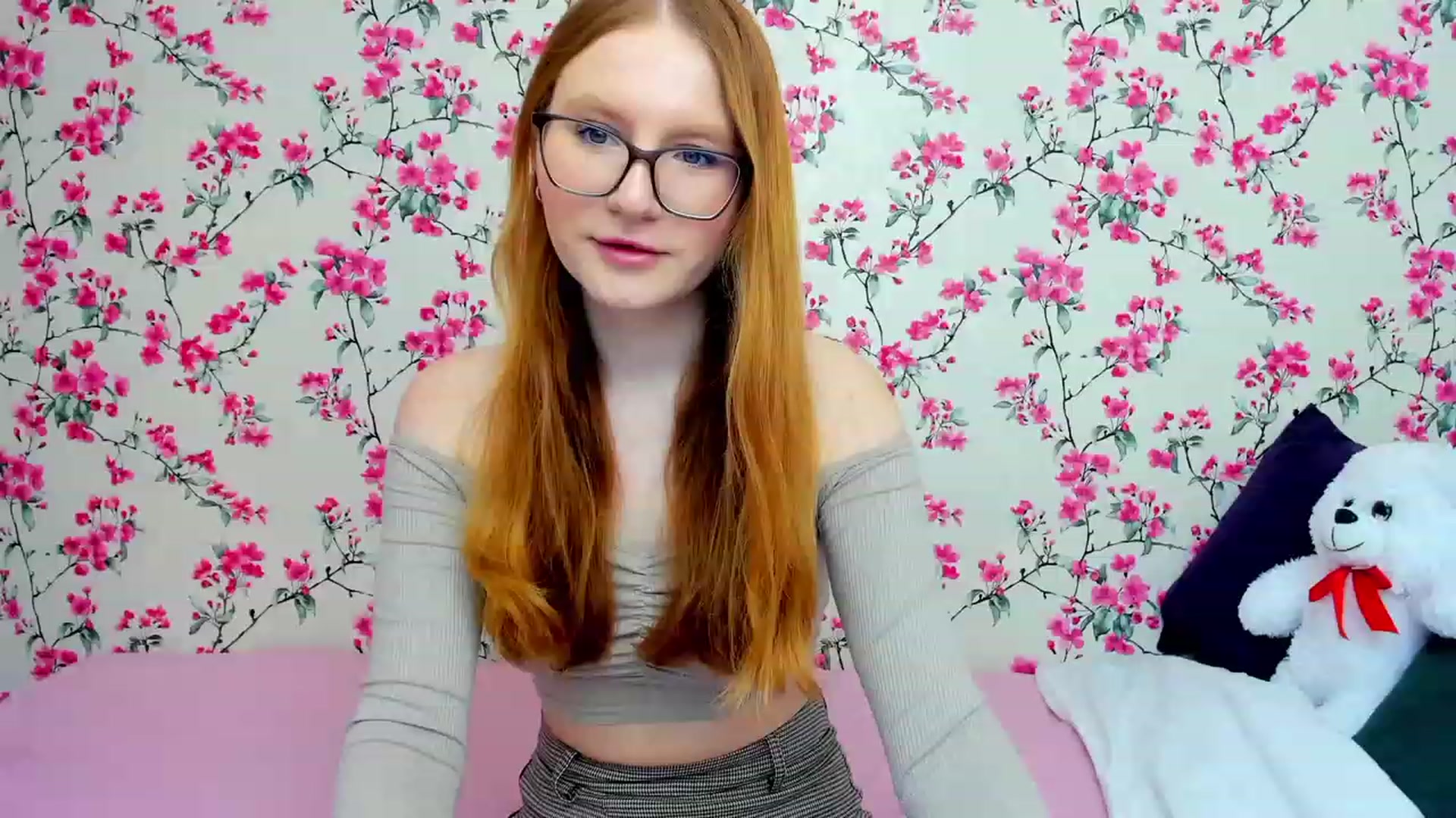 Gallery image thumbnail from MiyaFoxy's myfreecams stream on, 01/27/2024, 12:31 image 3 of 20