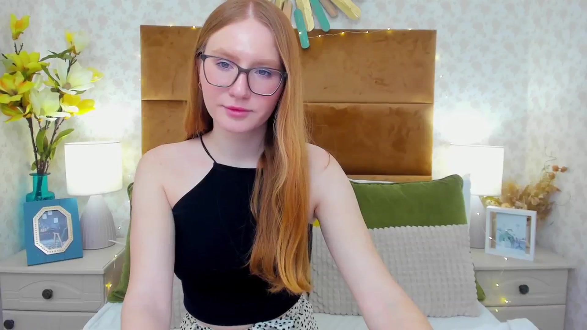 Gallery image thumbnail from MiyaFoxy's myfreecams stream on, 02/05/2024, 19:57 image 7 of 20