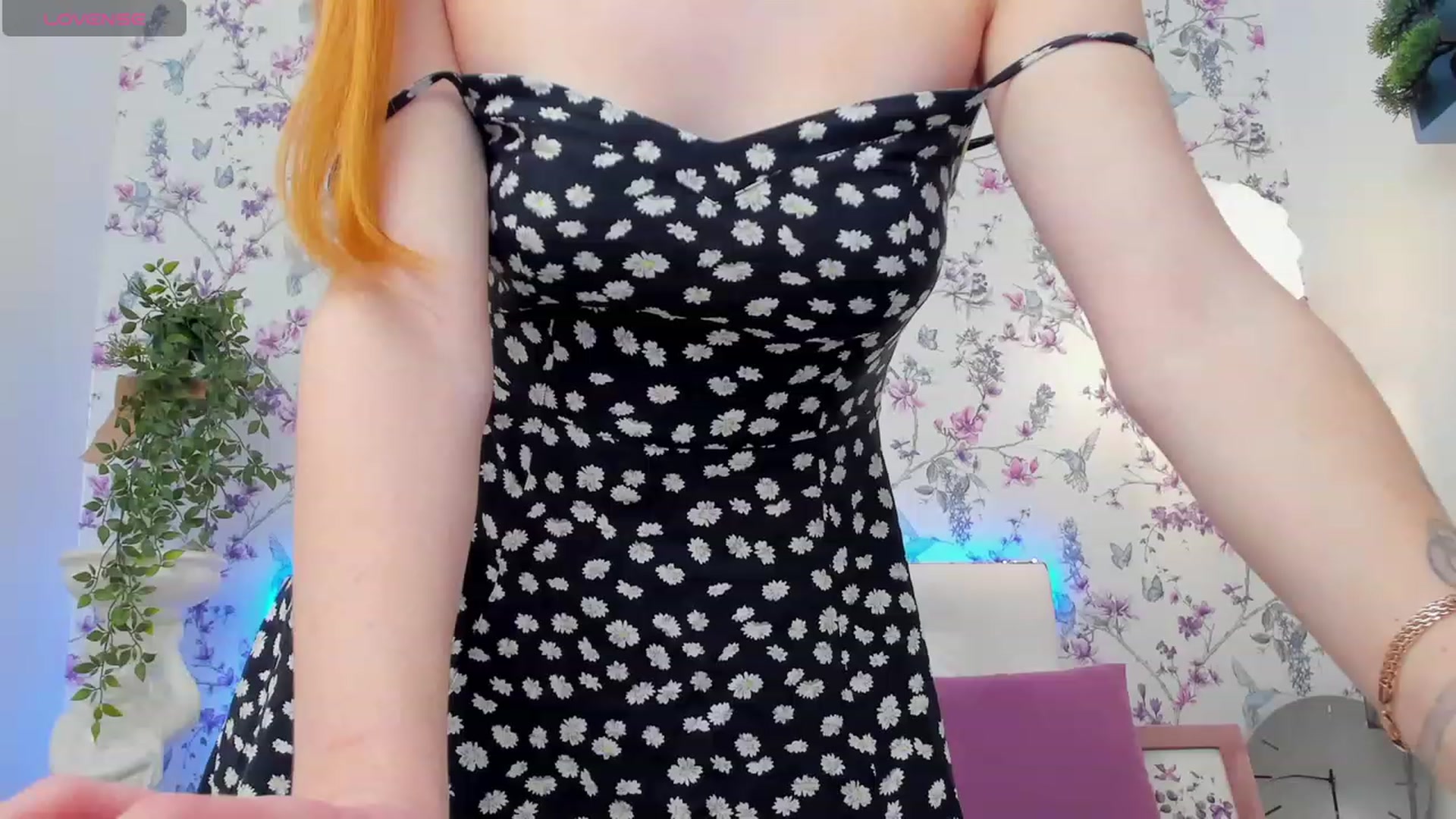 Gallery image thumbnail from MiyaFoxy's myfreecams stream on, 02/12/2024, 19:07 image 12 of 20