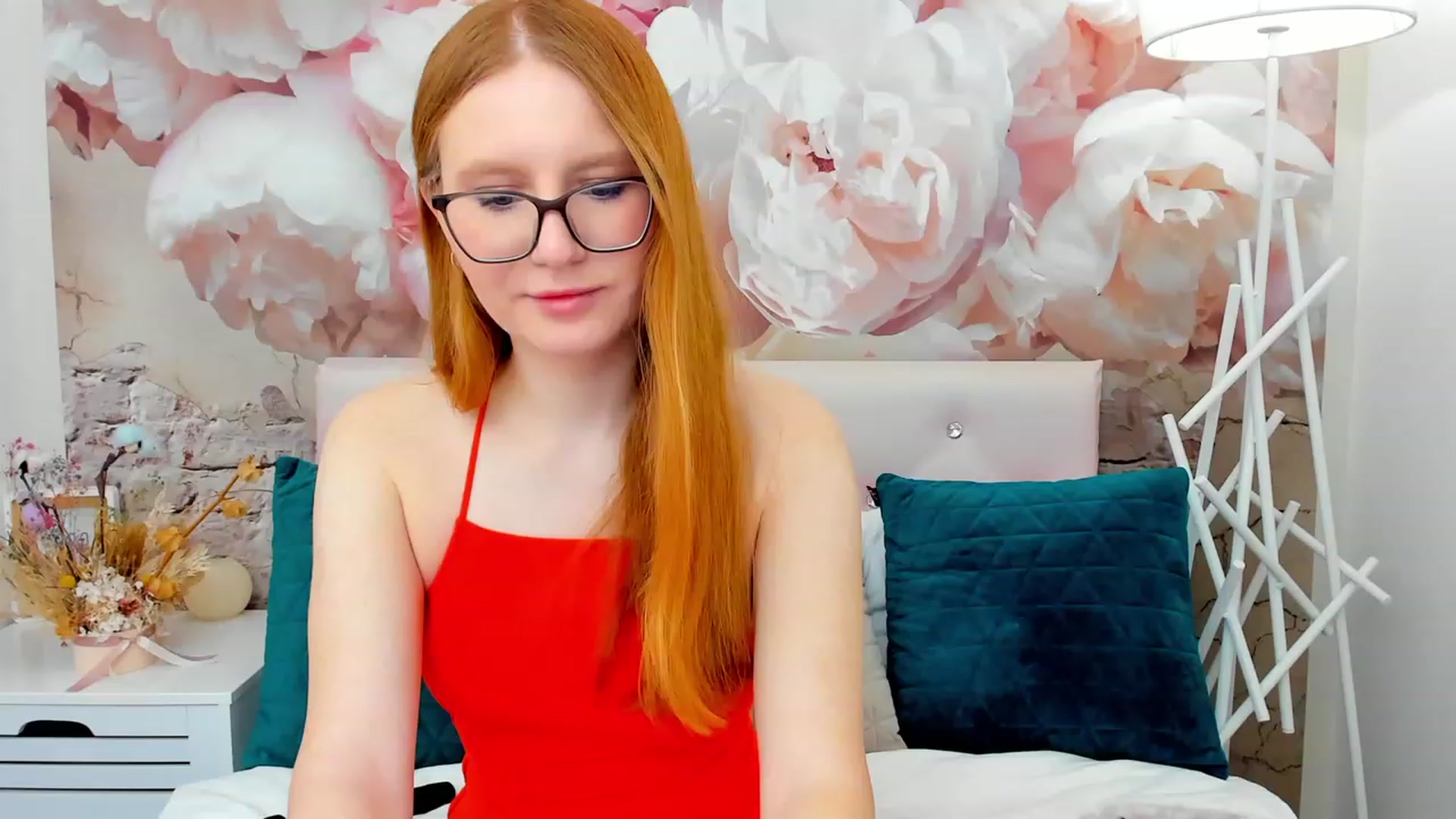 Gallery image thumbnail from MiyaFoxy's myfreecams stream on, 02/13/2024, 18:32 image 1 of 20