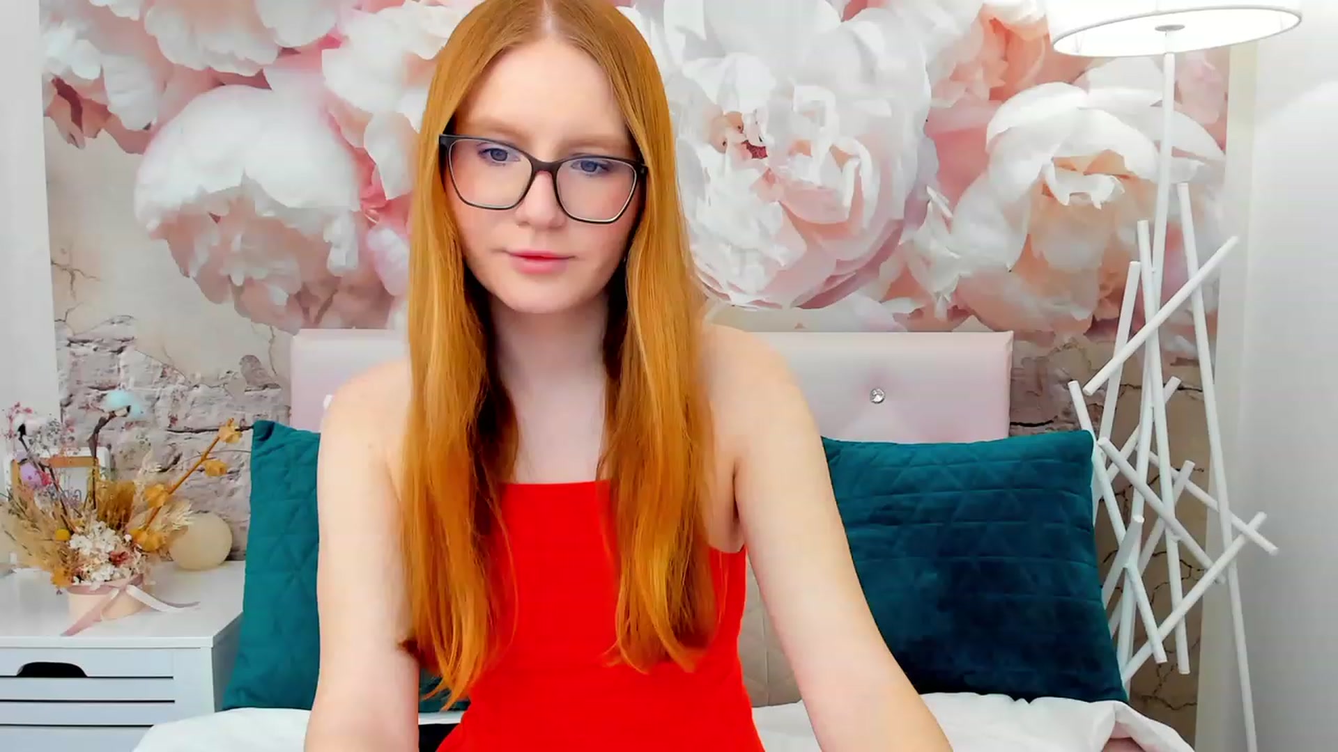 Gallery image thumbnail from MiyaFoxy's myfreecams stream on, 02/13/2024, 18:32 image 12 of 20