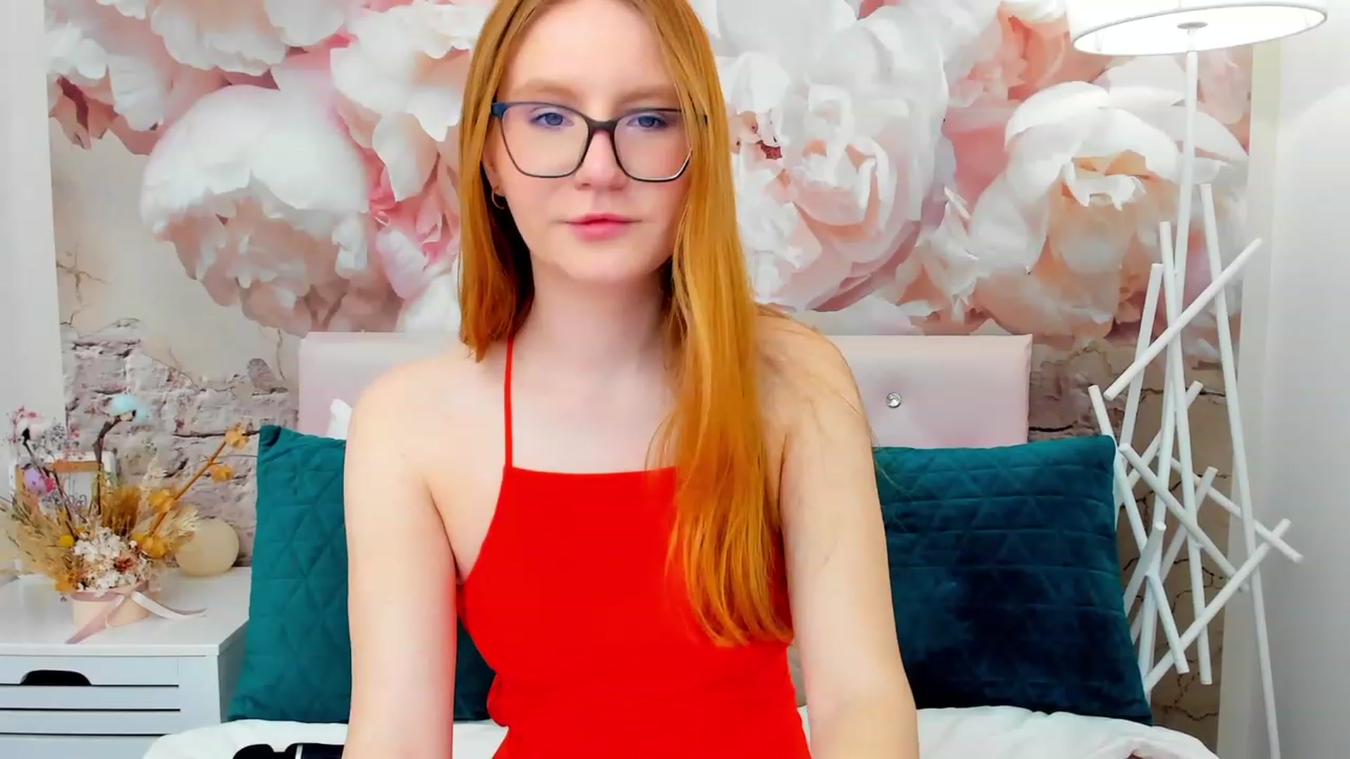 Gallery image thumbnail from MiyaFoxy's myfreecams stream on, 02/13/2024, 19:23 image 17 of 20