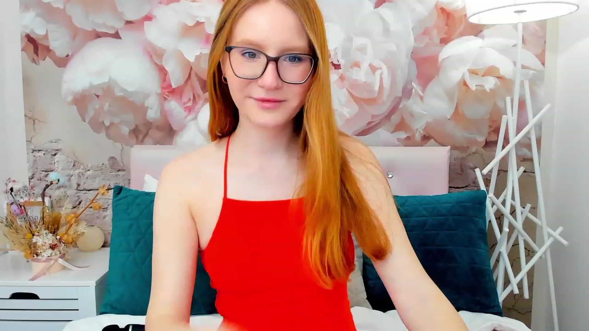 Gallery image thumbnail from MiyaFoxy's myfreecams stream on, 02/13/2024, 19:23 image 16 of 20