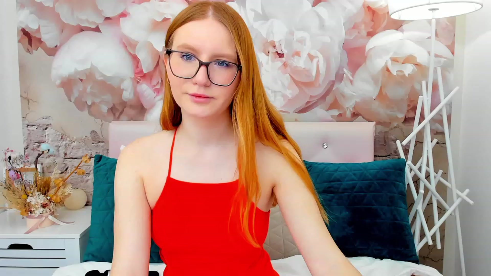 Gallery image thumbnail from MiyaFoxy's myfreecams stream on, 02/13/2024, 19:23 image 10 of 20