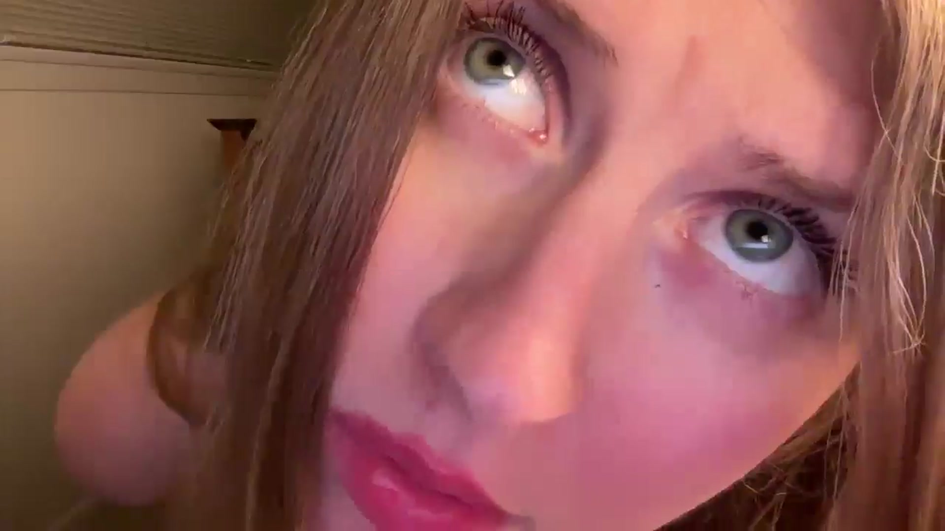 Gallery image thumbnail from Miya_look's myfreecams stream on, 04/11/2026, 08:25 image 14 of 20