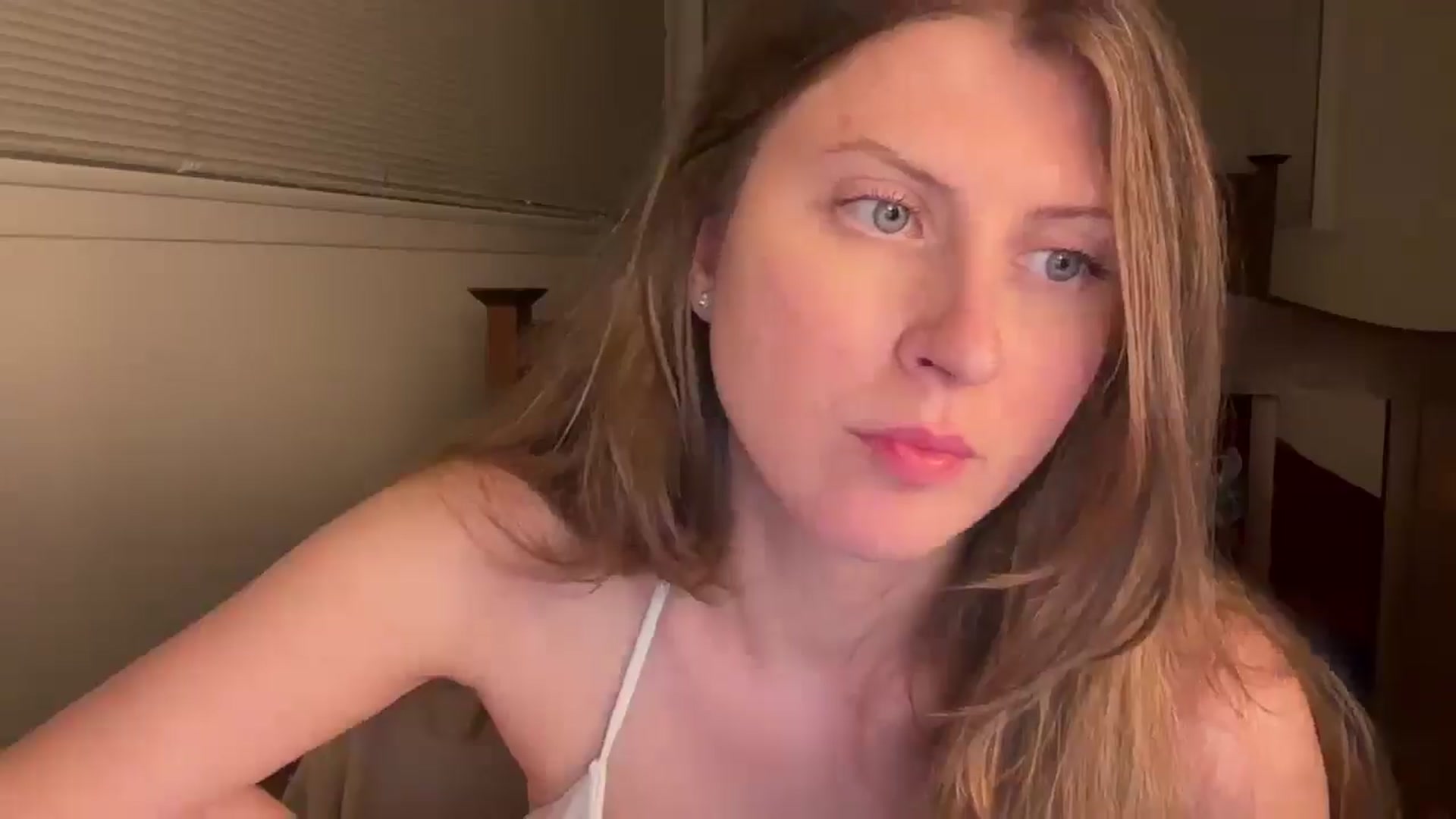 Gallery image thumbnail from Miya_look's myfreecams stream on, 04/11/2026, 08:25 image 4 of 20