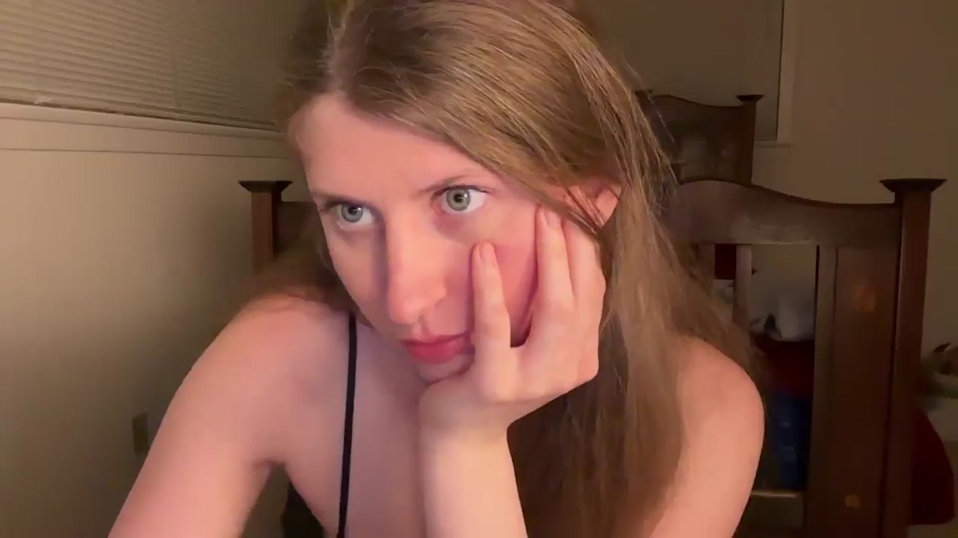 Gallery image thumbnail from Miya_look's myfreecams stream on, 04/12/2026, 07:07 image 17 of 20