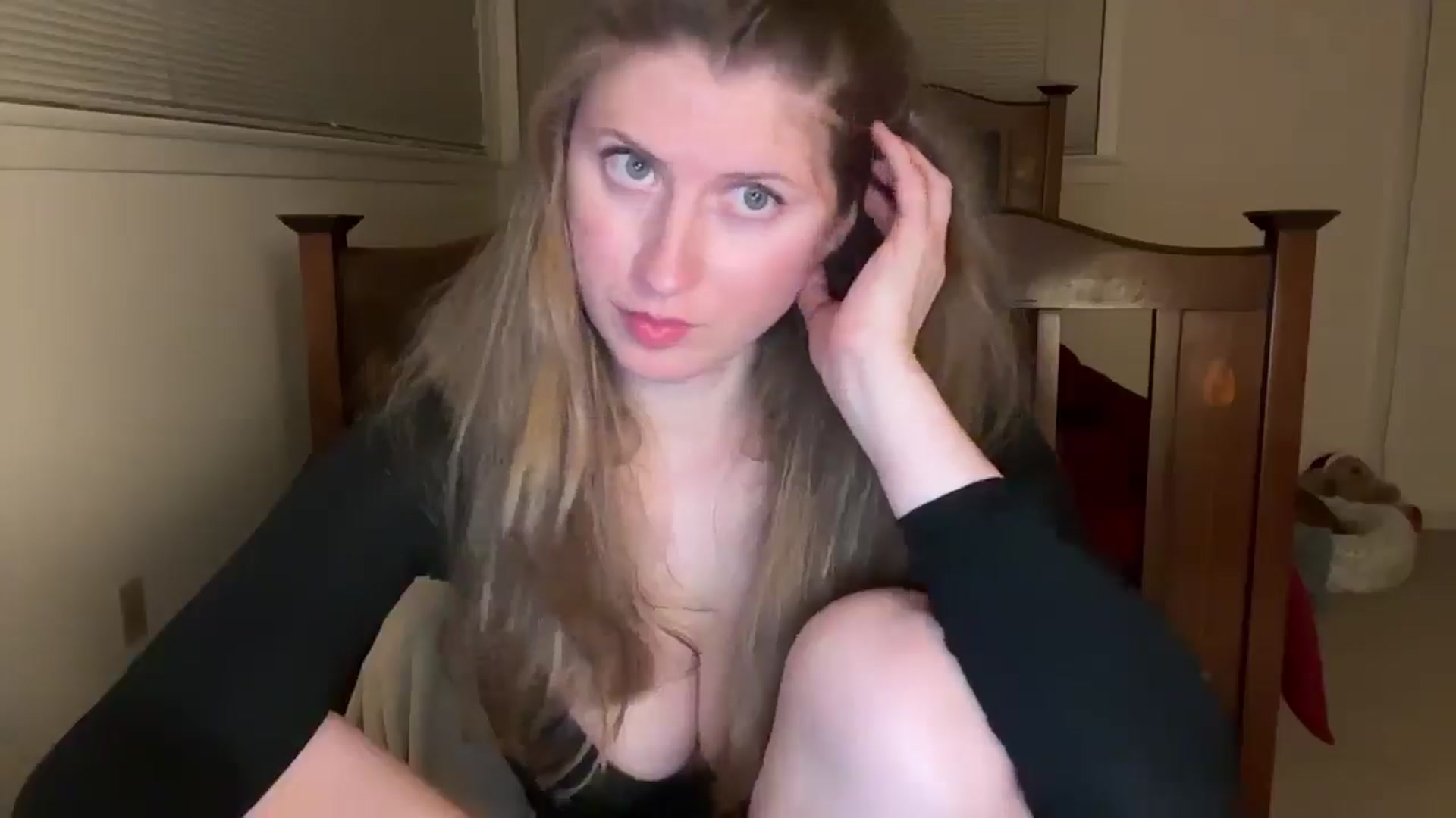Gallery image thumbnail from Miya_look's myfreecams stream on, 04/14/2026, 06:48 image 18 of 20