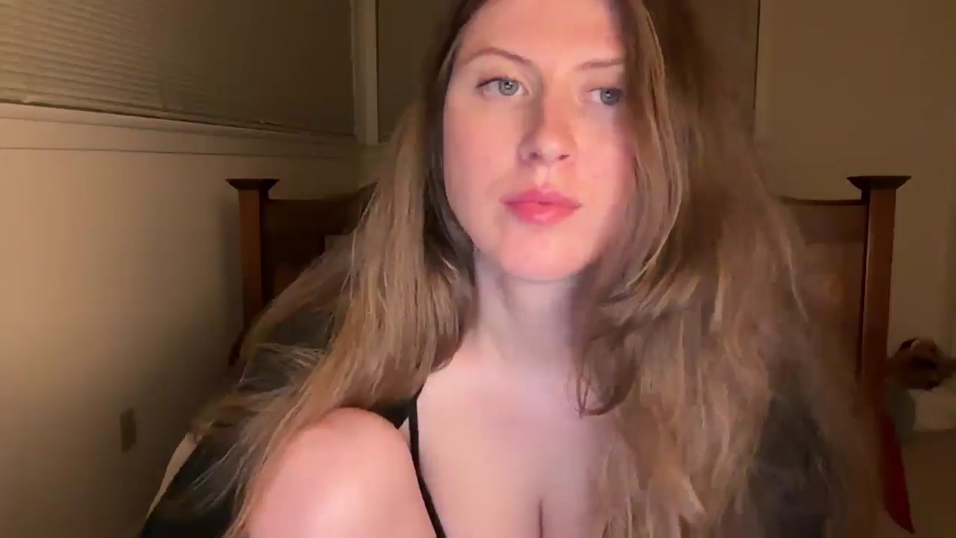 Gallery image thumbnail from Miya_look's myfreecams stream on, 04/14/2026, 08:17 image 17 of 20