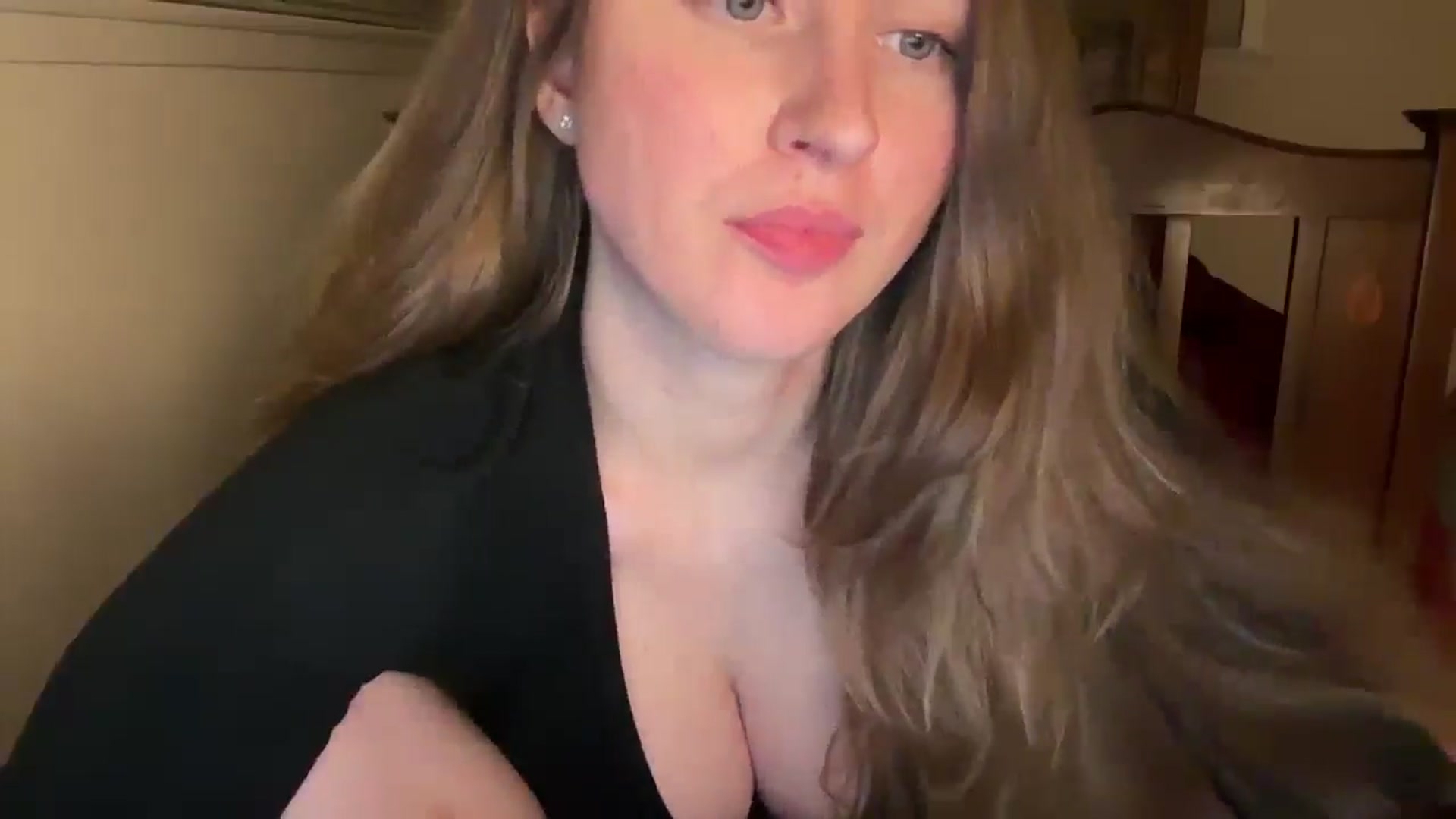 Gallery image thumbnail from Miya_look's myfreecams stream on, 04/14/2026, 08:17 image 10 of 20