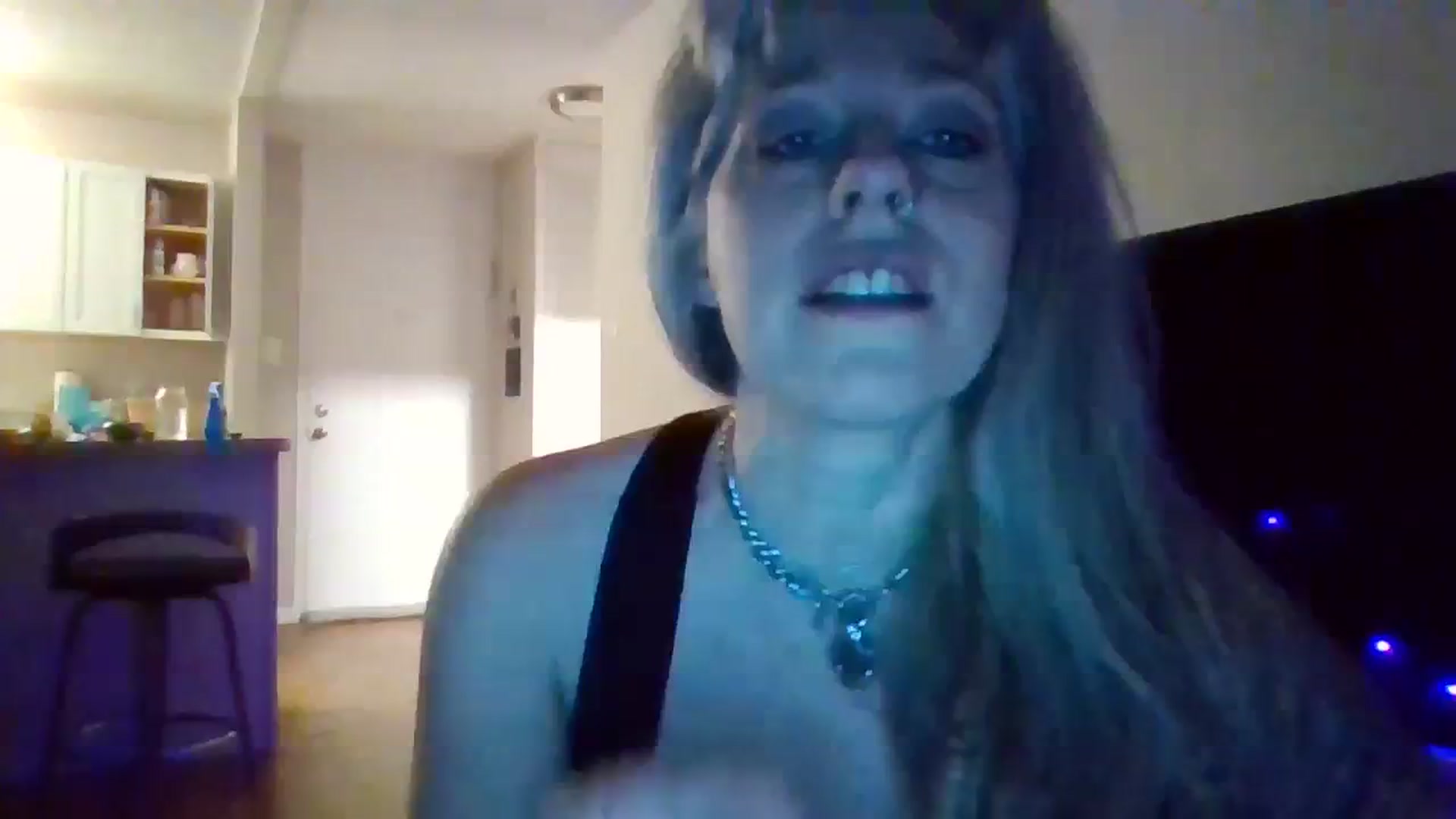 Gallery image thumbnail from MizCreant's myfreecams stream on, 03/04/2024, 24:00 image 15 of 20