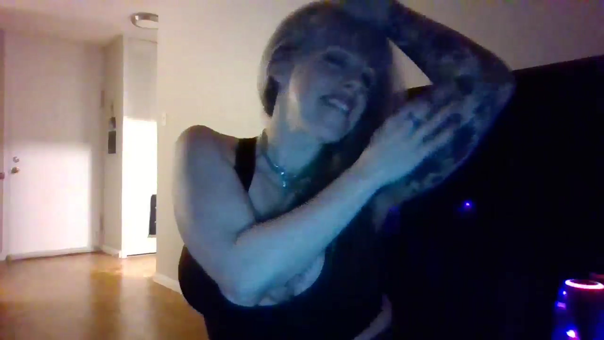 Gallery image thumbnail from MizCreant's myfreecams stream on, 03/04/2024, 24:00 image 2 of 20