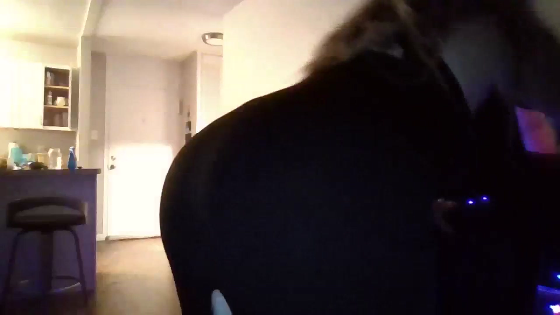 Gallery image thumbnail from MizCreant's myfreecams stream on, 03/04/2024, 24:00 image 10 of 20
