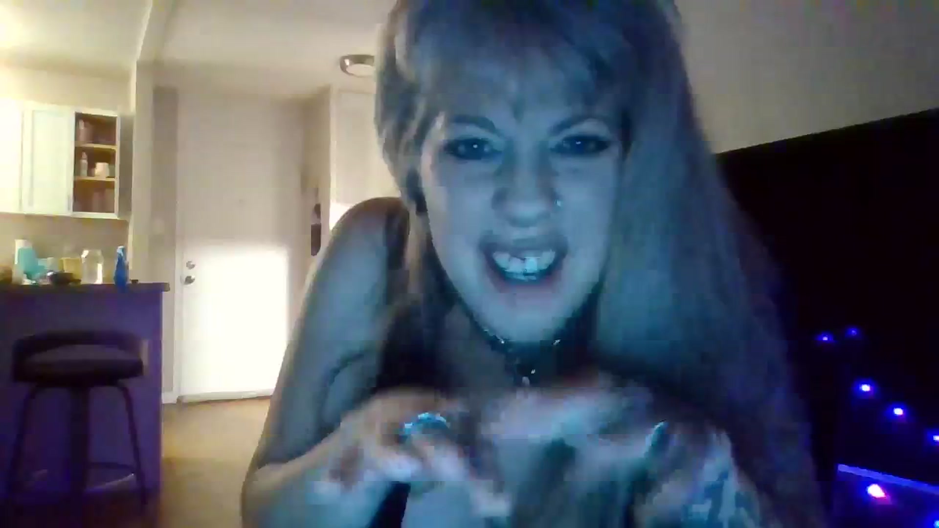 Gallery image thumbnail from MizCreant's myfreecams stream on, 03/04/2024, 24:00 image 12 of 20