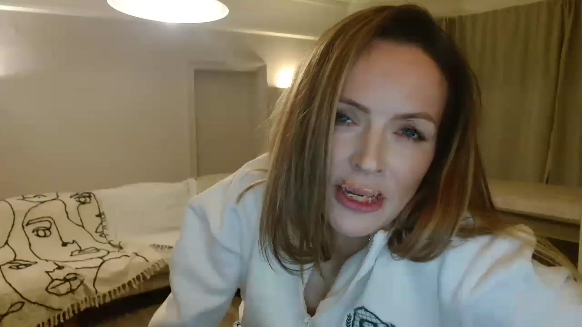 Gallery image thumbnail from Miz_Honey's myfreecams stream on, 01/08/2023, 17:43 image 20 of 20