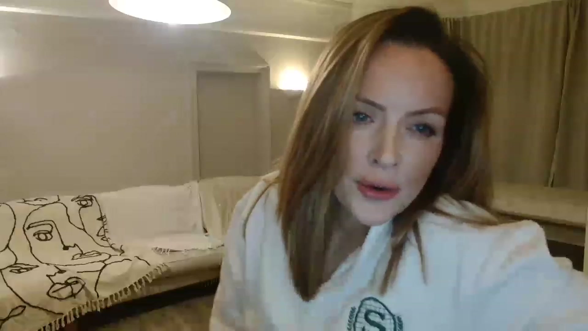 Gallery image thumbnail from Miz_Honey's myfreecams stream on, 01/08/2023, 17:43 image 8 of 20