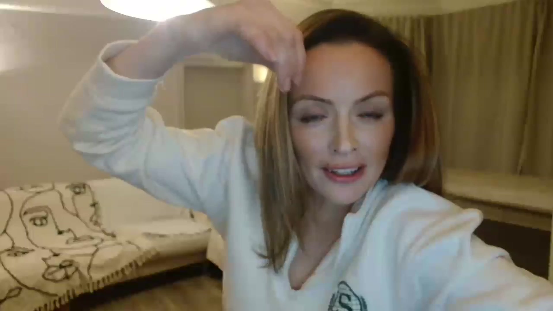 Gallery image thumbnail from Miz_Honey's myfreecams stream on, 01/08/2023, 17:43 image 19 of 20