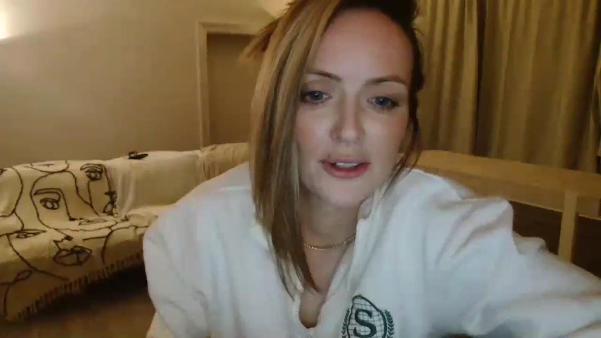 Gallery image thumbnail from Miz_Honey's myfreecams stream on, 01/08/2023, 22:15 image 17 of 20