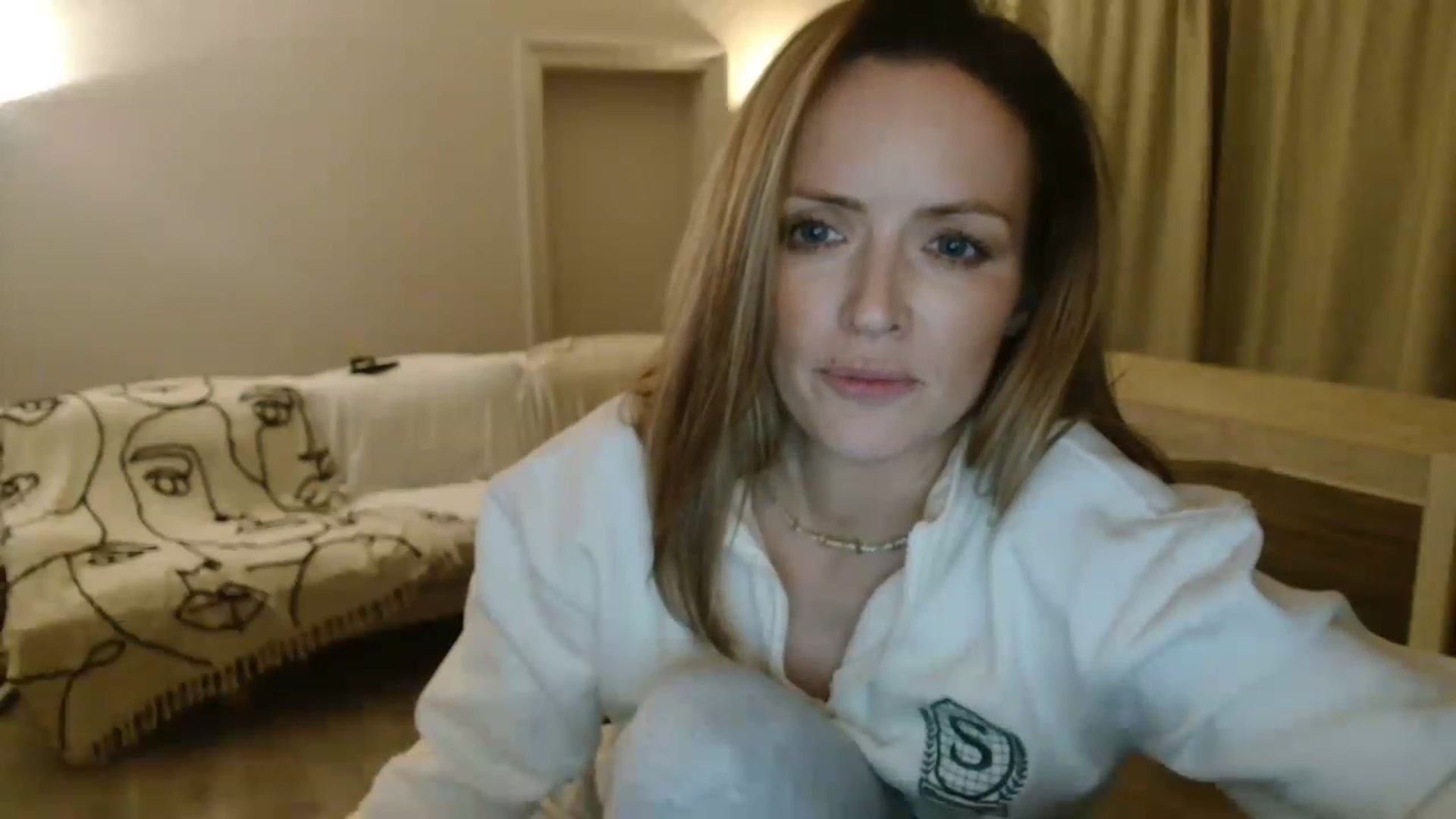 Gallery image thumbnail from Miz_Honey's myfreecams stream on, 01/08/2023, 23:39 image 10 of 20
