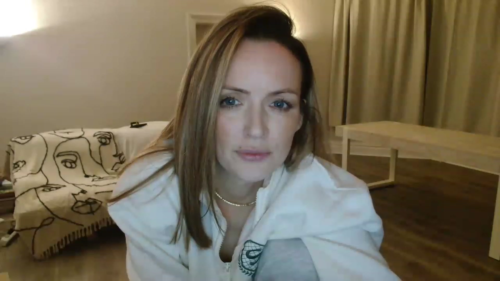 Gallery image thumbnail from Miz_Honey's myfreecams stream on, 01/08/2023, 23:39 image 2 of 20