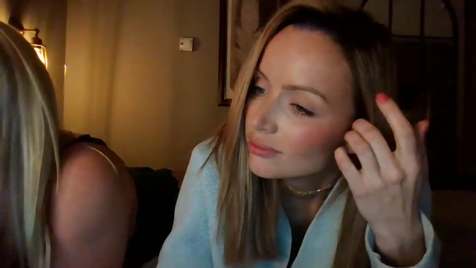 Gallery image thumbnail from Miz_Honey's myfreecams stream on, 02/14/2023, 24:15 image 16 of 20
