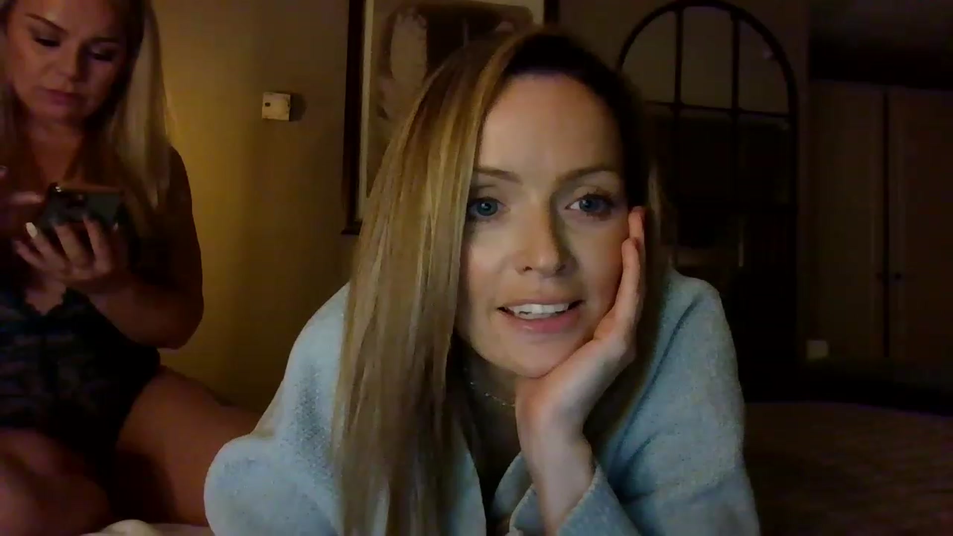 Gallery image thumbnail from Miz_Honey's myfreecams stream on, 02/14/2023, 03:09 image 4 of 20
