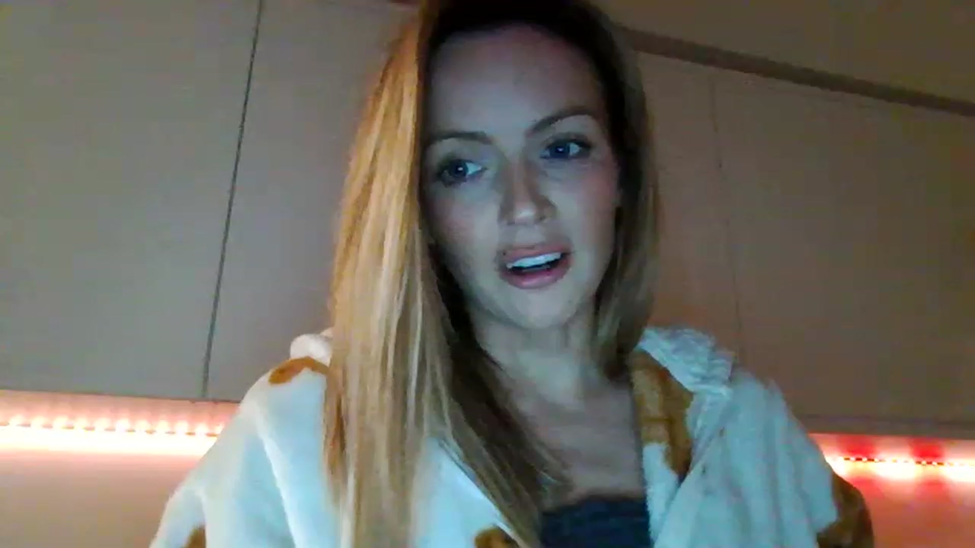 Gallery image thumbnail from Miz_Honey's myfreecams stream on, 02/14/2023, 19:23 image 8 of 20