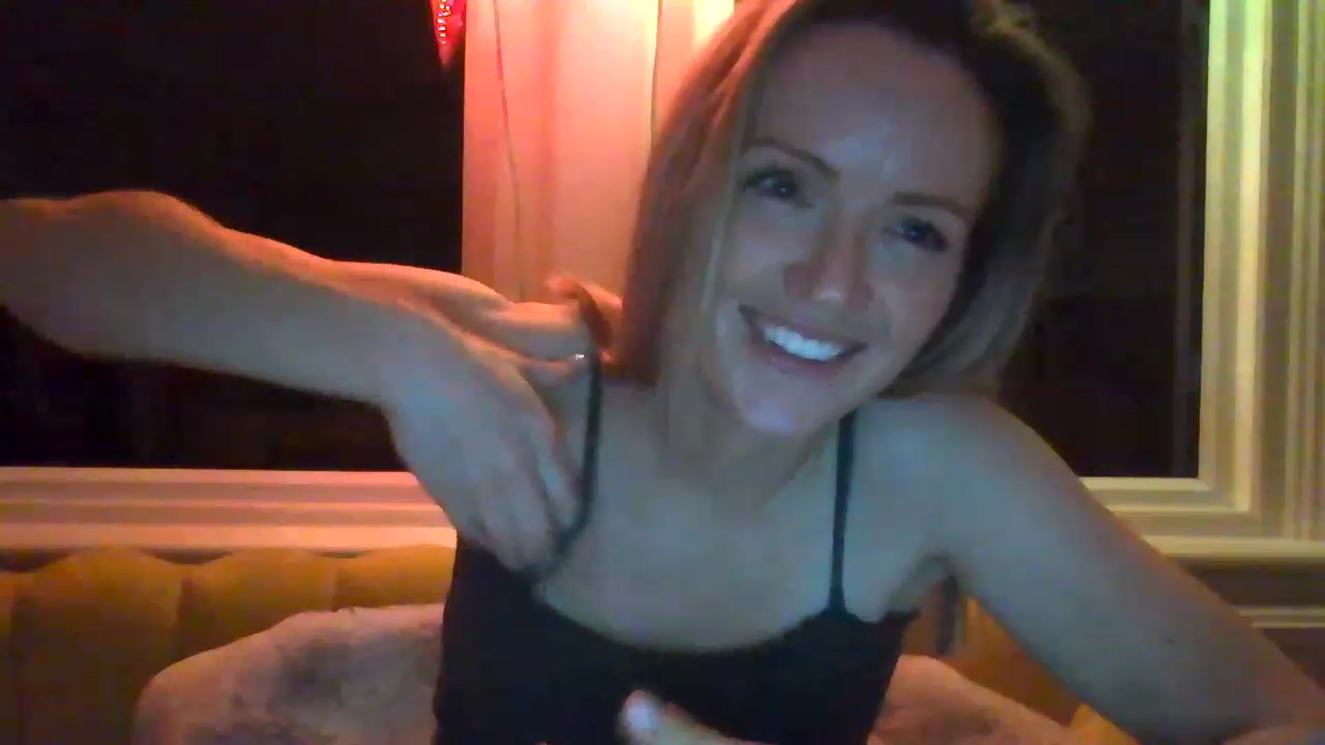 Gallery image thumbnail from Miz_Honey's myfreecams stream on, 02/20/2023, 21:49 image 16 of 20