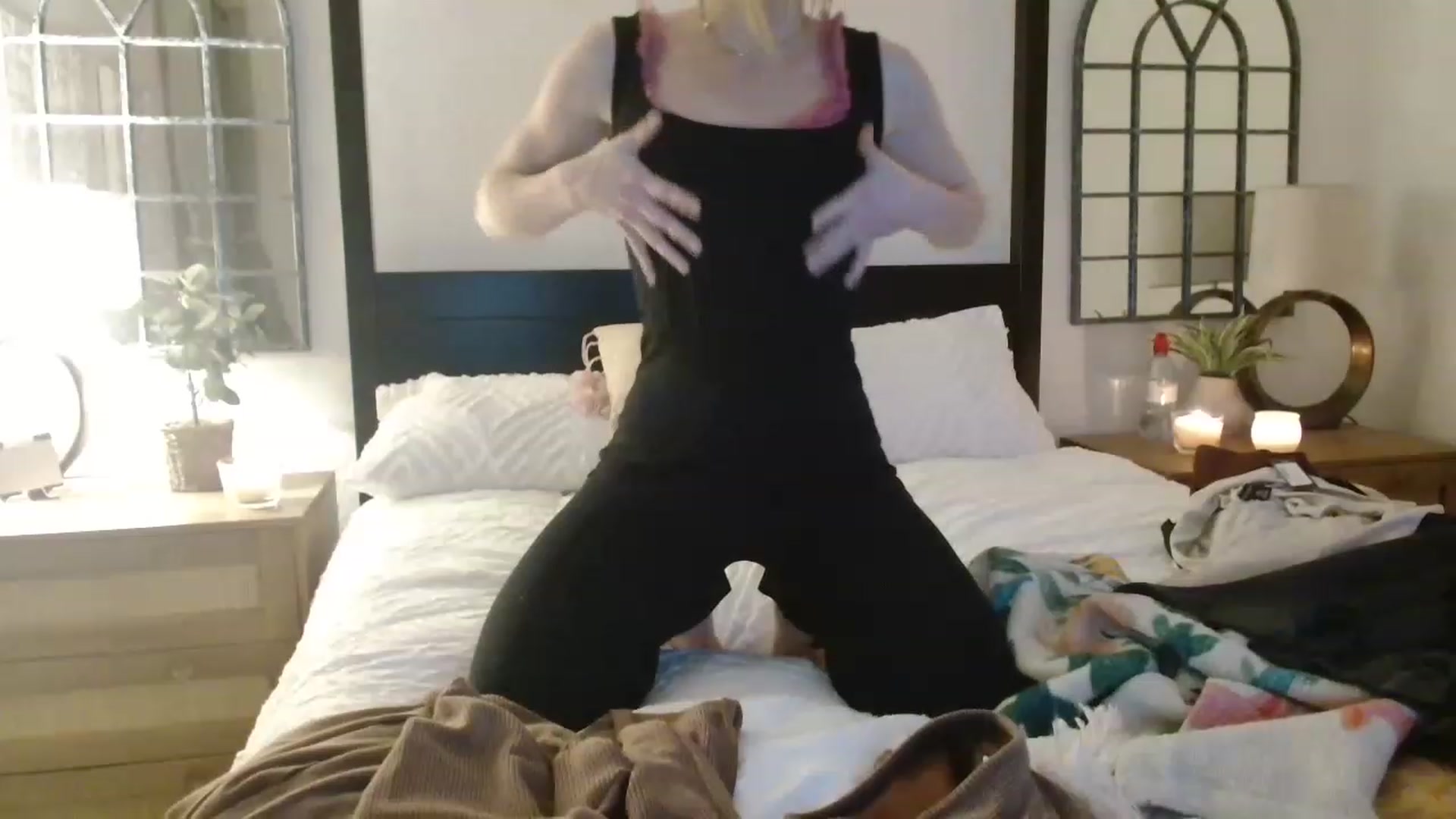 Gallery image thumbnail from Miz_Honey's myfreecams stream on, 03/31/2023, 21:12 image 3 of 20