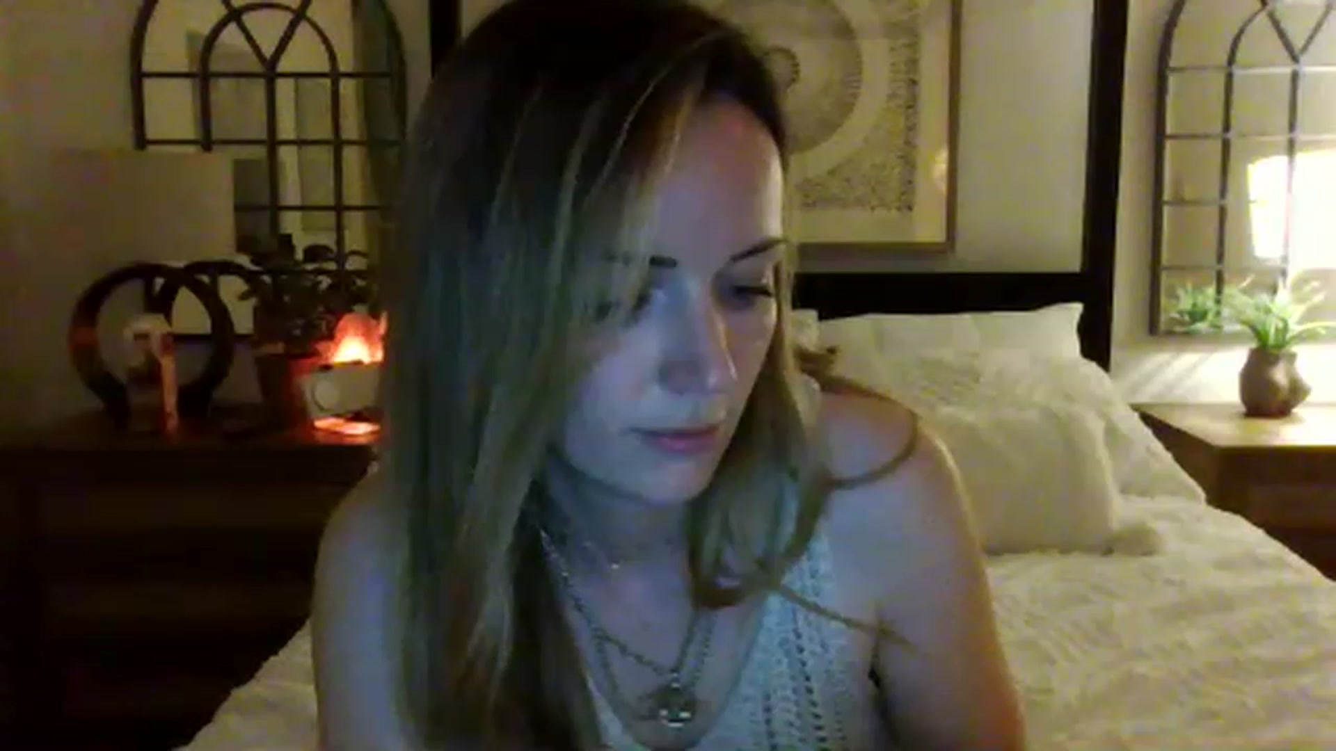 Gallery image thumbnail from Miz_Honey's myfreecams stream on, 07/10/2023, 22:11 image 18 of 20