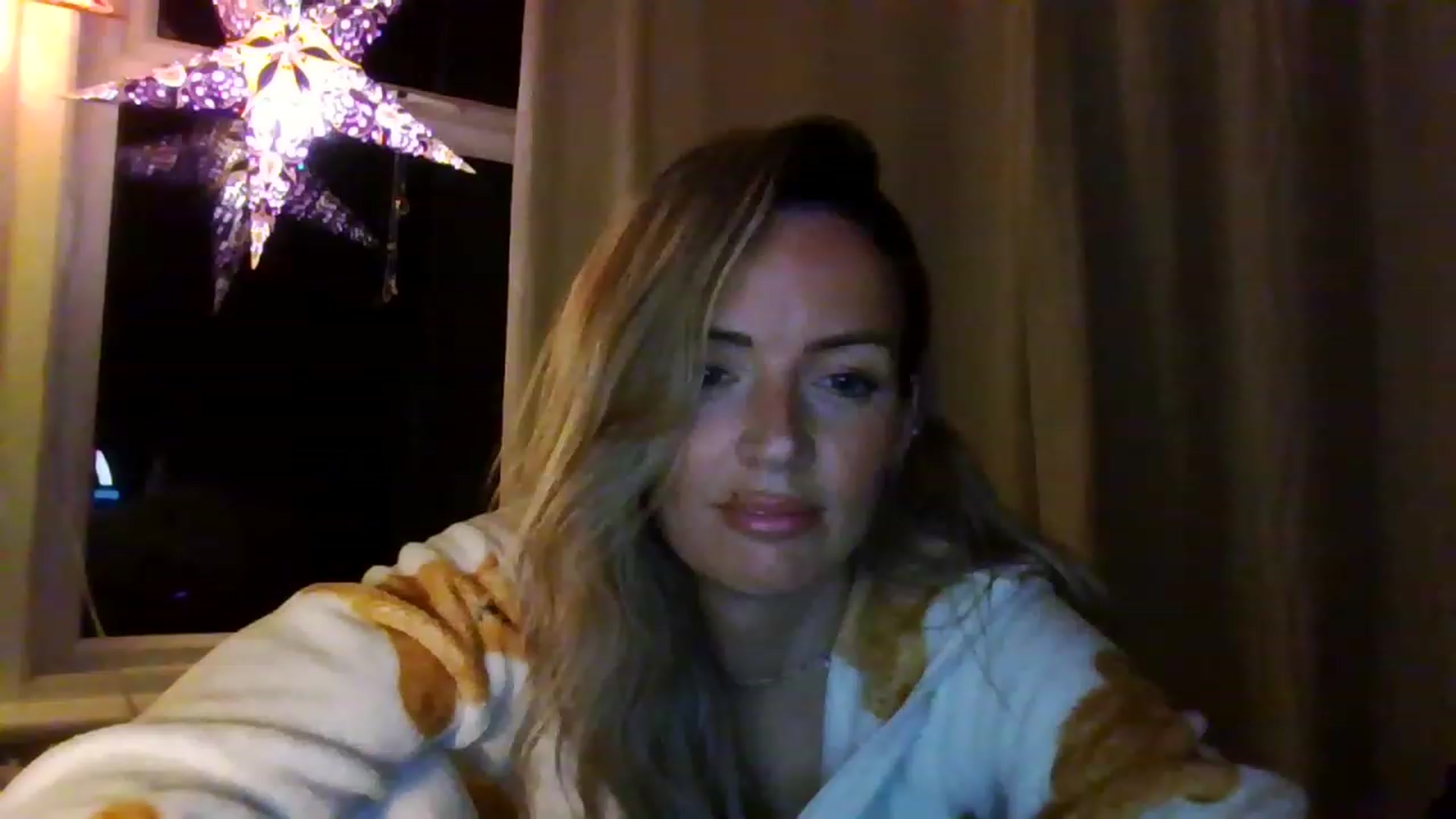Gallery image thumbnail from Miz_Honey's myfreecams stream on, 08/03/2023, 21:51 image 7 of 20