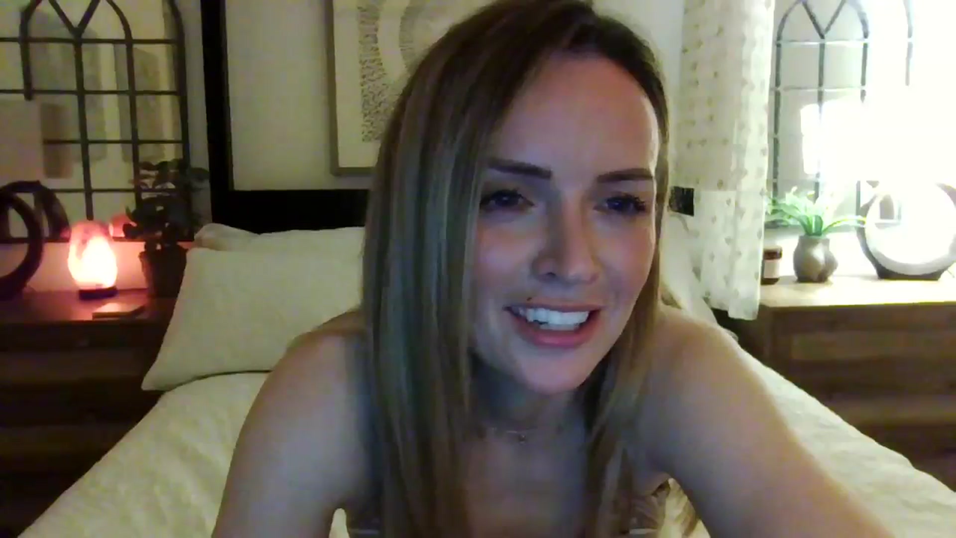 Gallery image thumbnail from Miz_Honey's myfreecams stream on, 08/11/2023, 23:34 image 4 of 20
