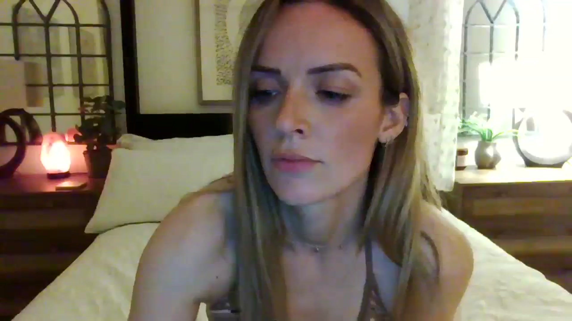Gallery image thumbnail from Miz_Honey's myfreecams stream on, 08/11/2023, 23:34 image 3 of 20