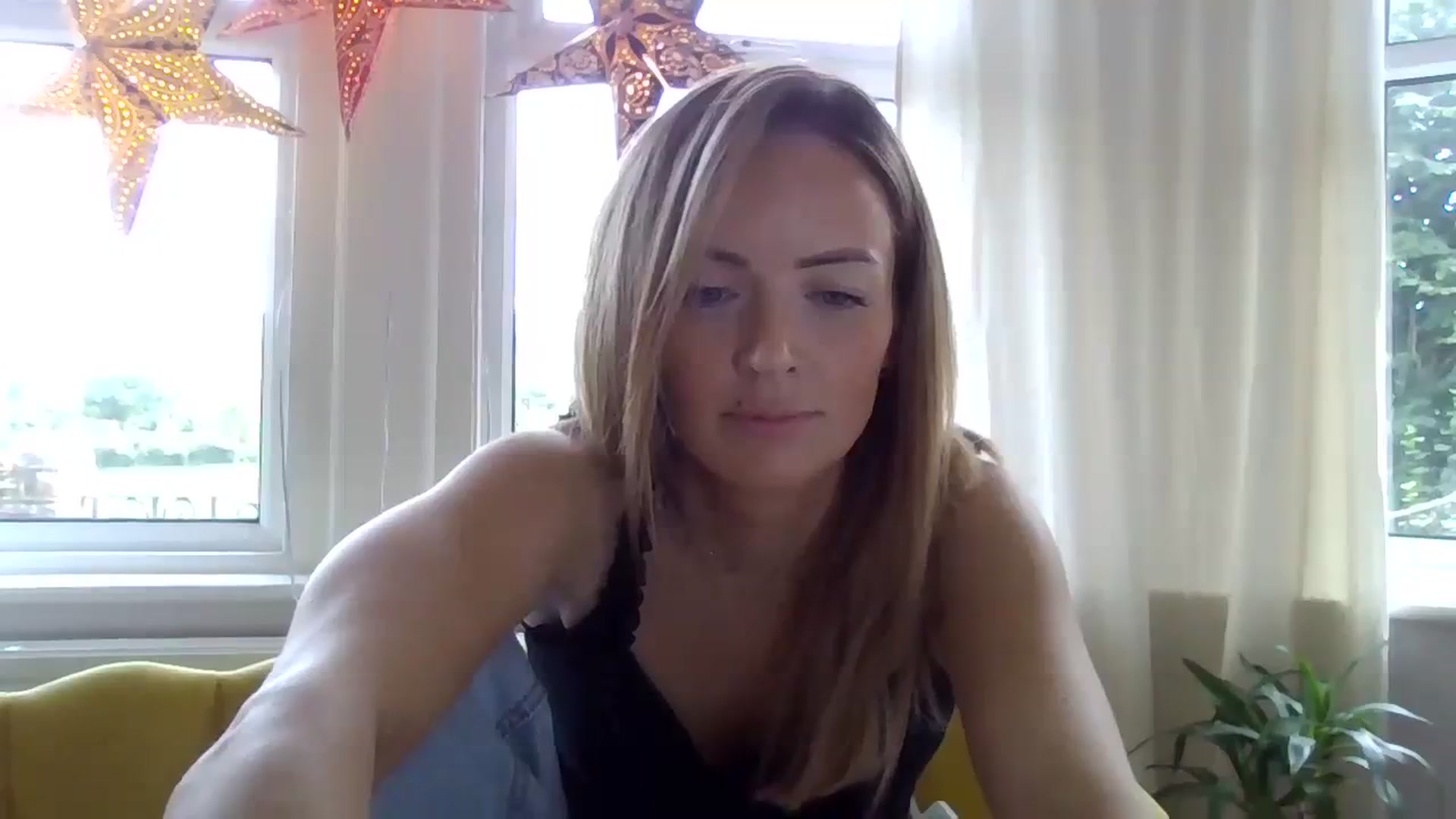 Gallery image thumbnail from Miz_Honey's myfreecams stream on, 08/13/2023, 13:01 image 12 of 20